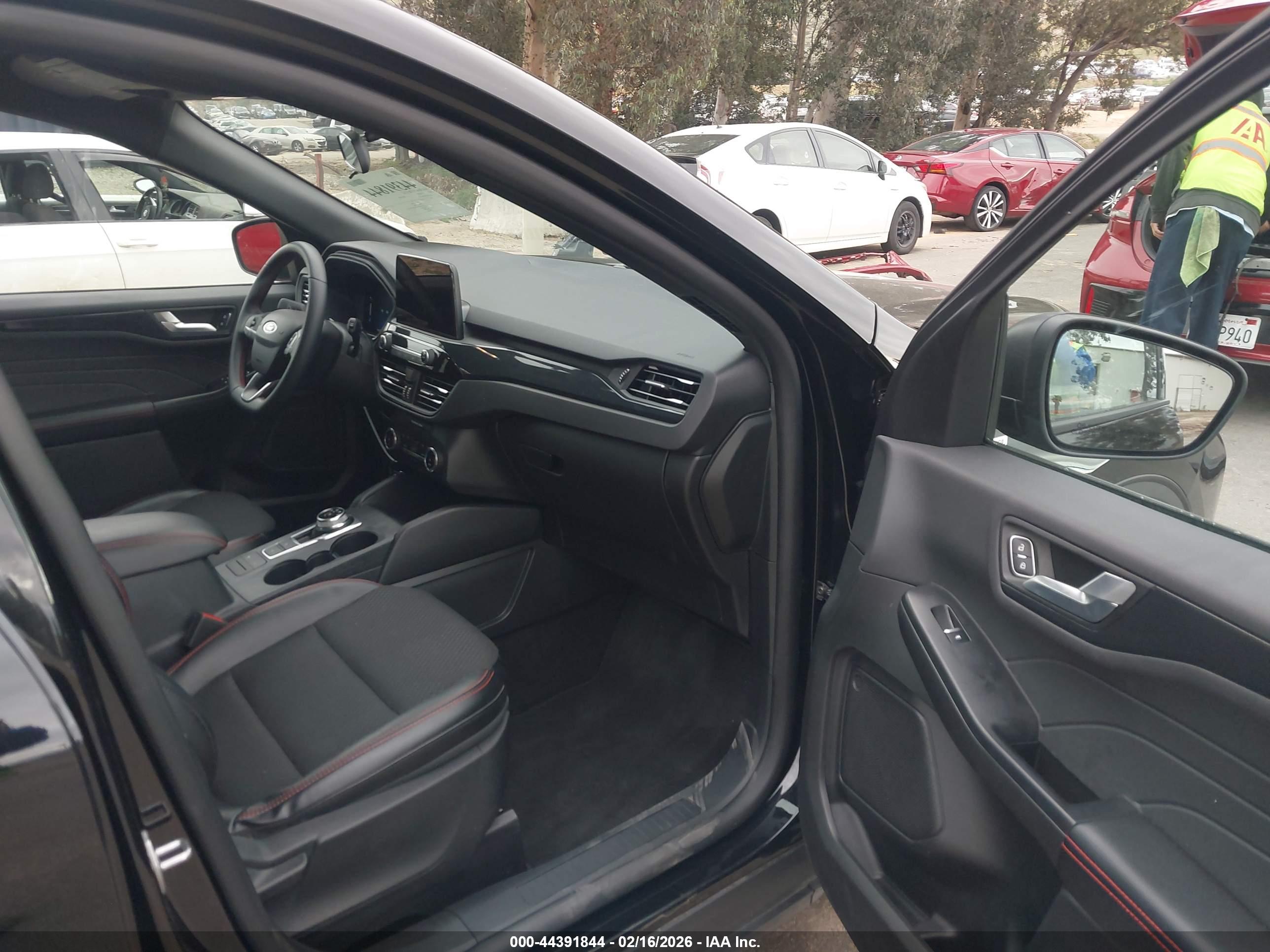 FORD ESCAPE image 5