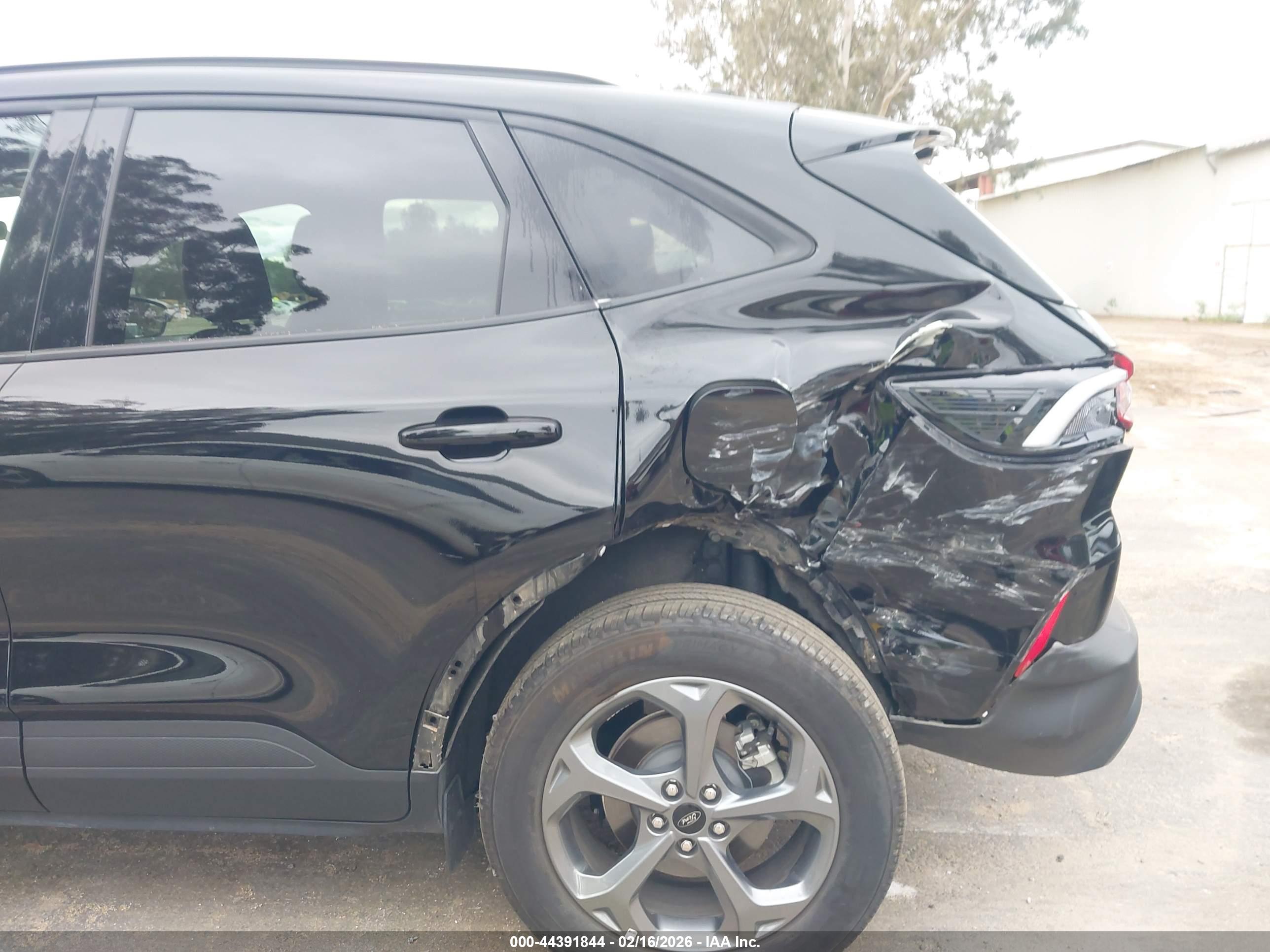 FORD ESCAPE image 6