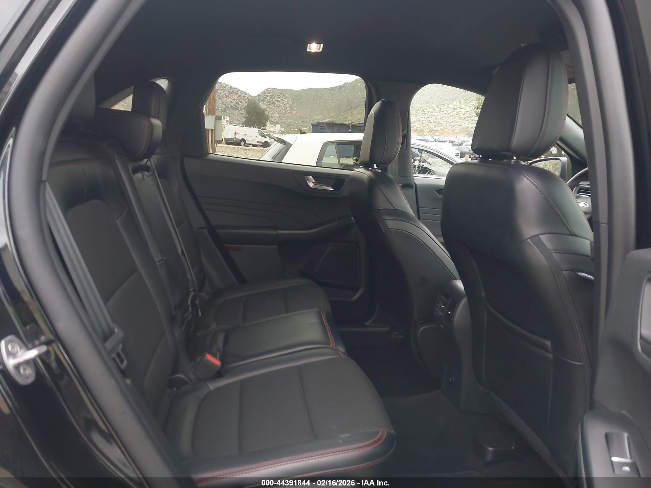 FORD ESCAPE image 8