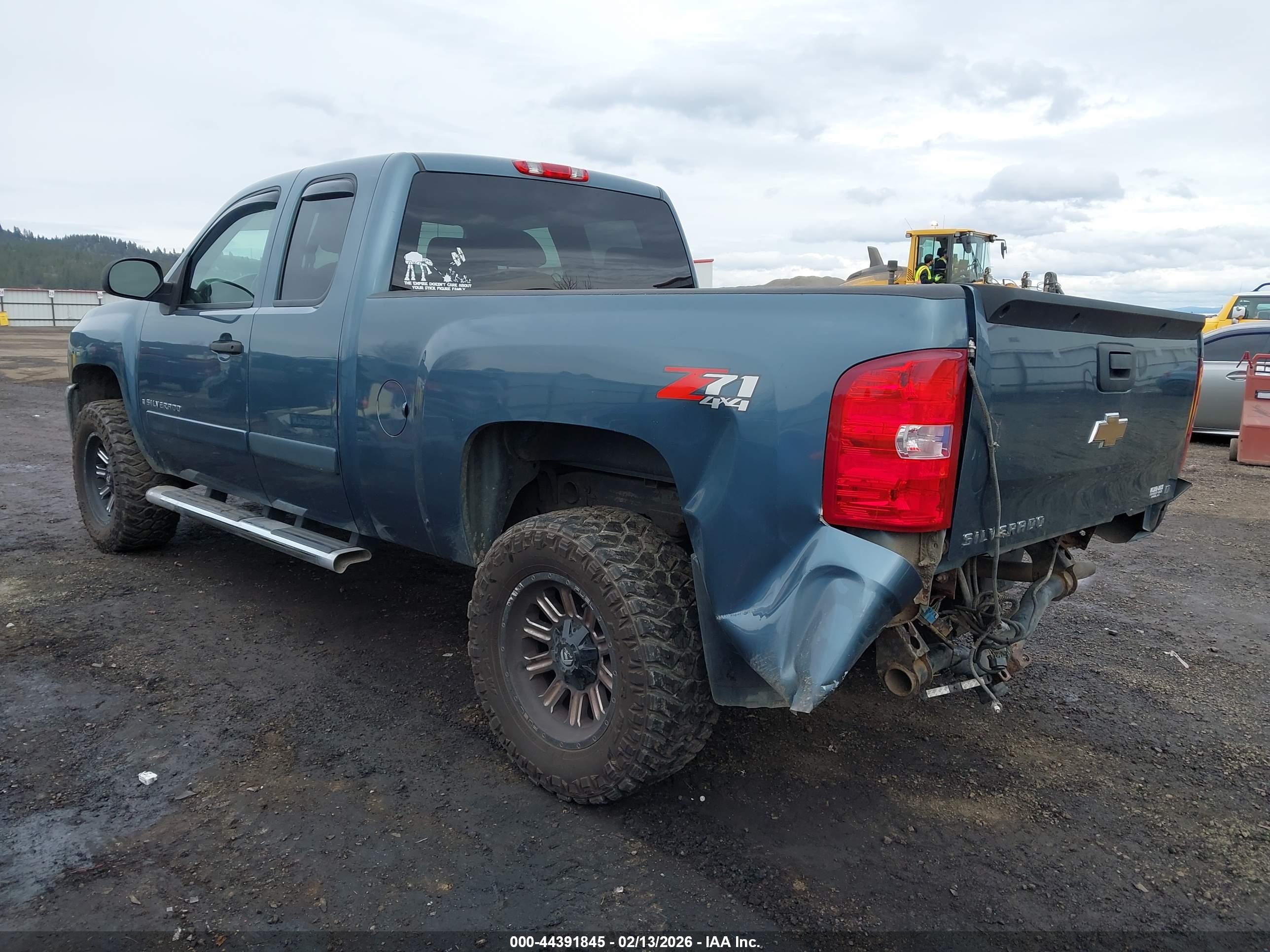 CHEVROLET SILVERADO image 3