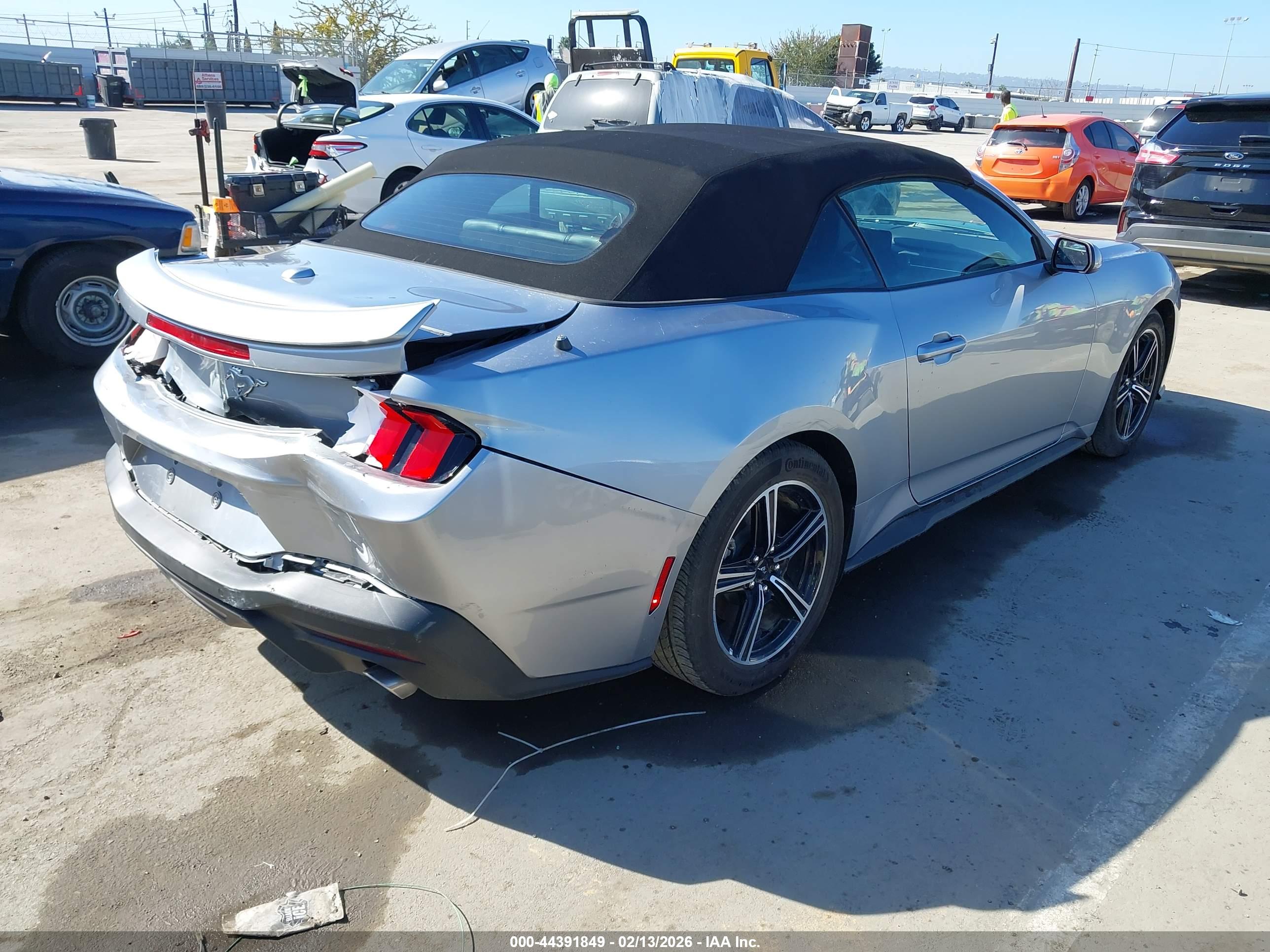 FORD MUSTANG image 4