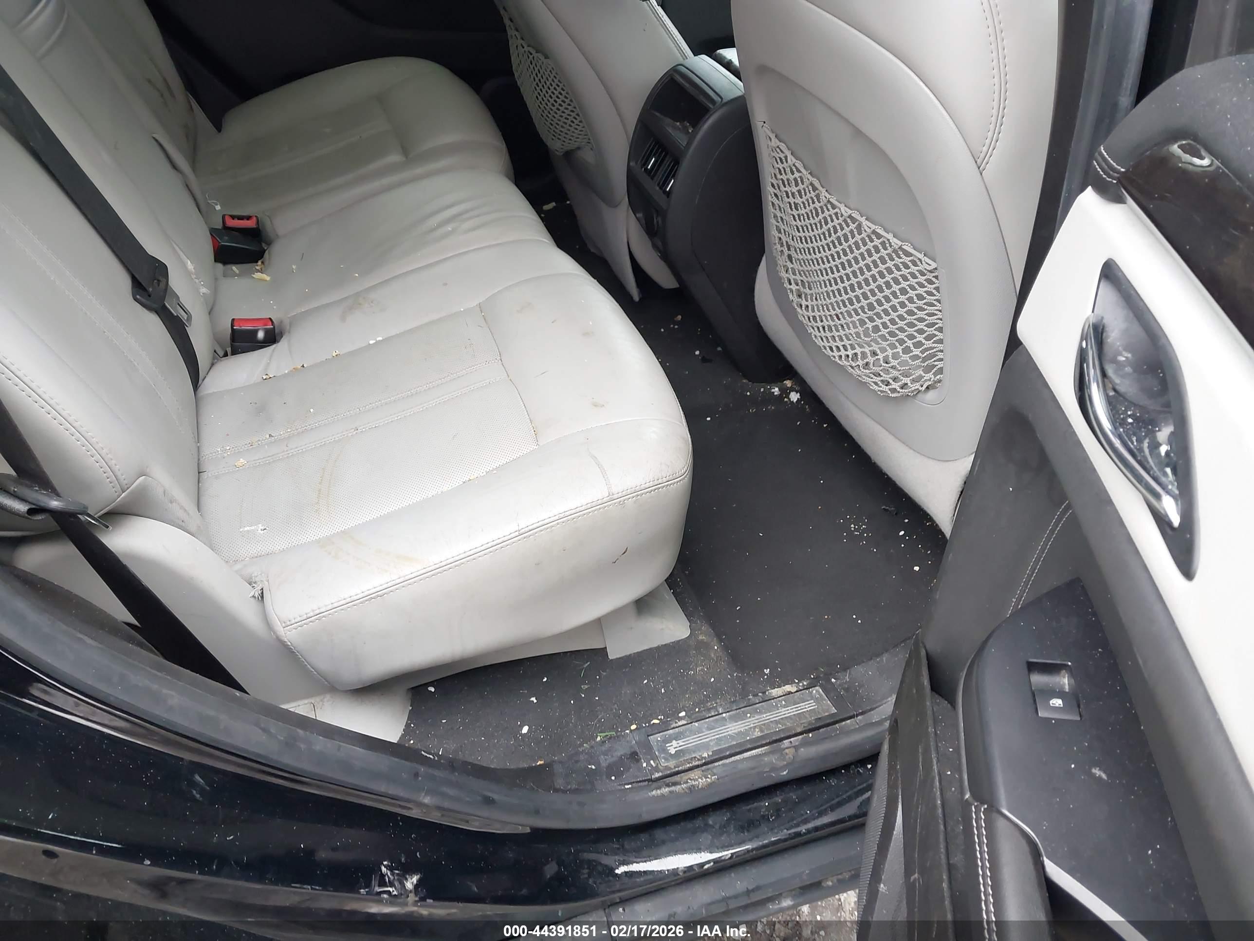 CADILLAC SRX image 8