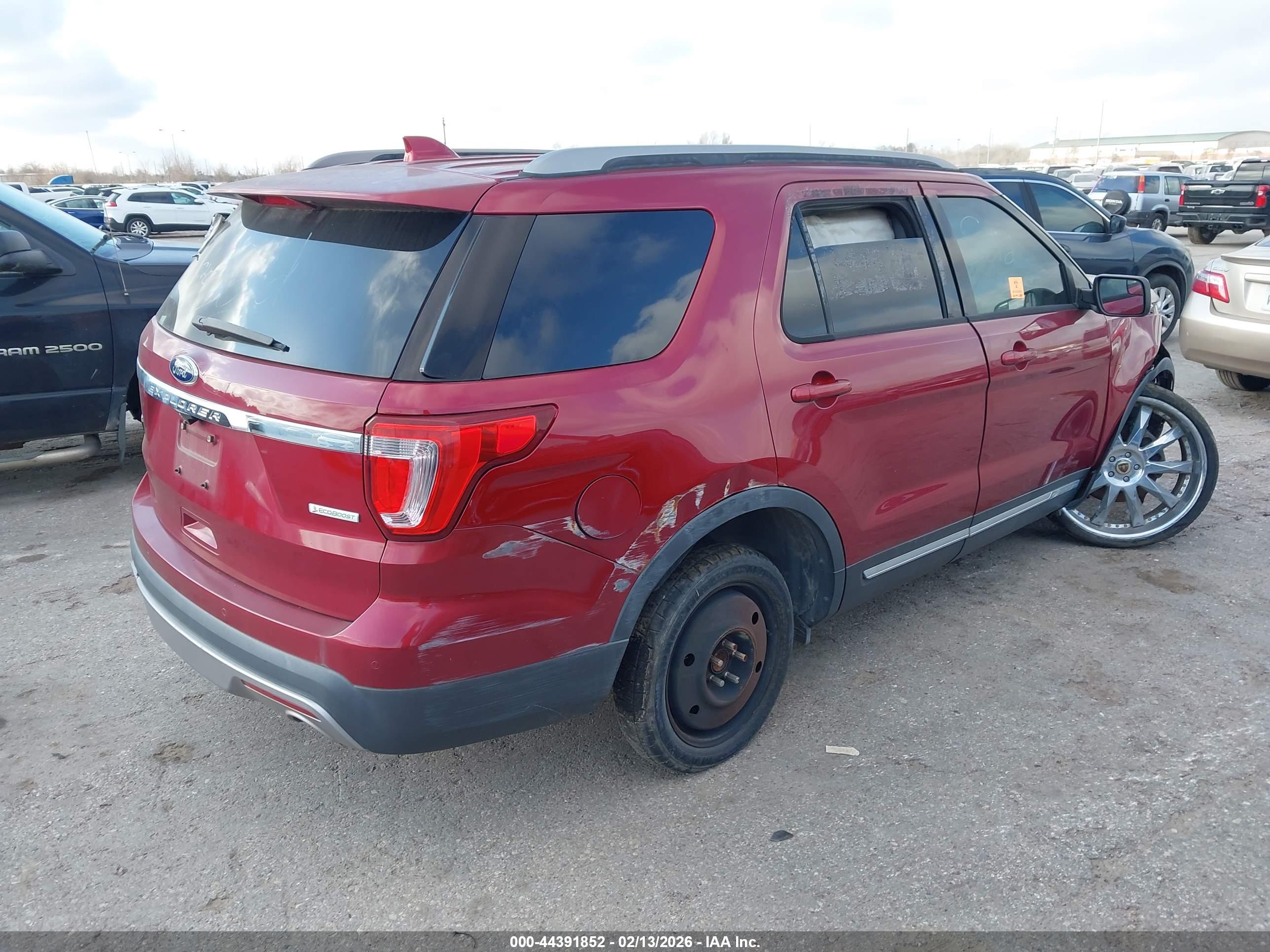 FORD EXPLORER image 4