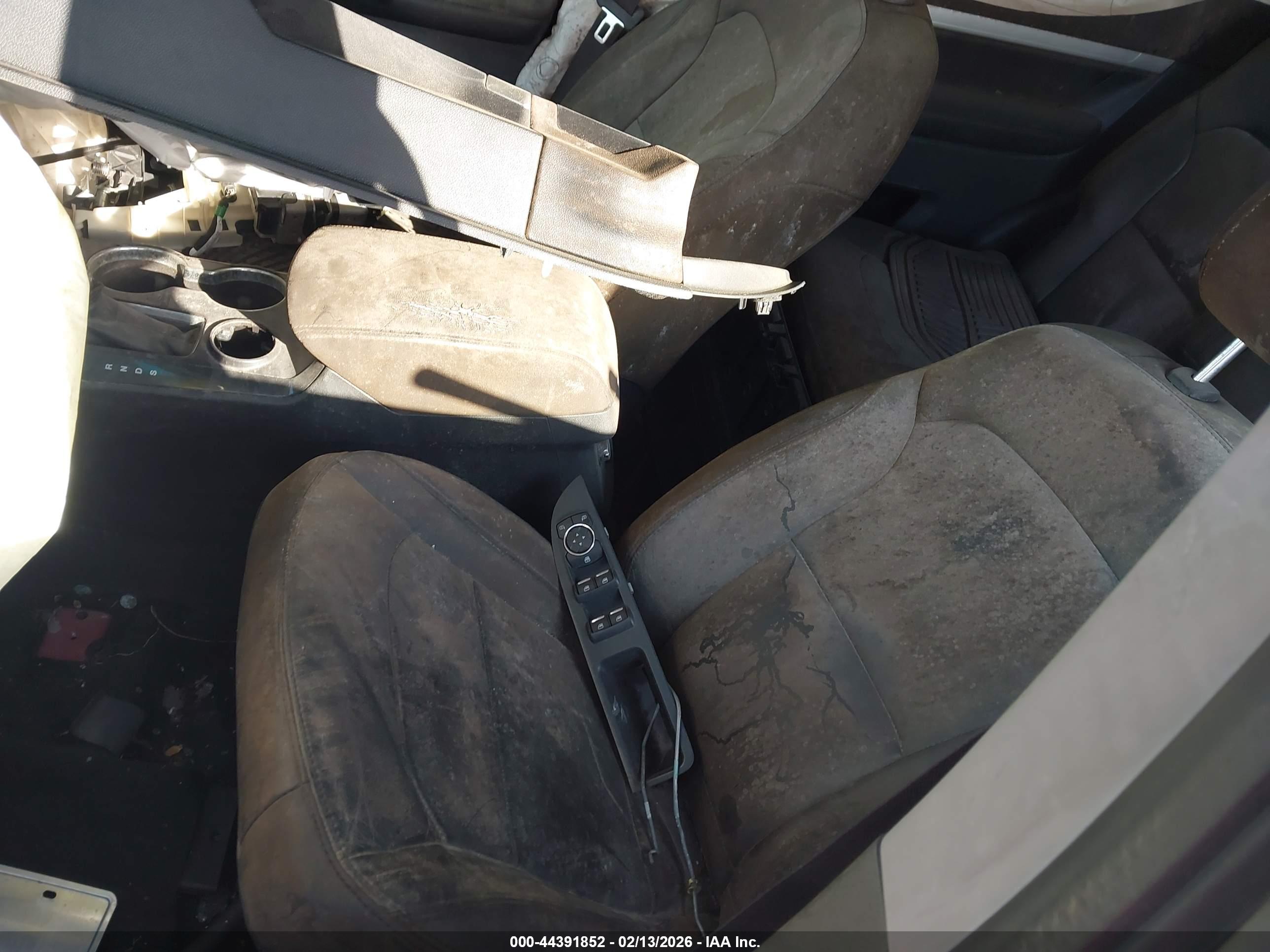 FORD EXPLORER image 6