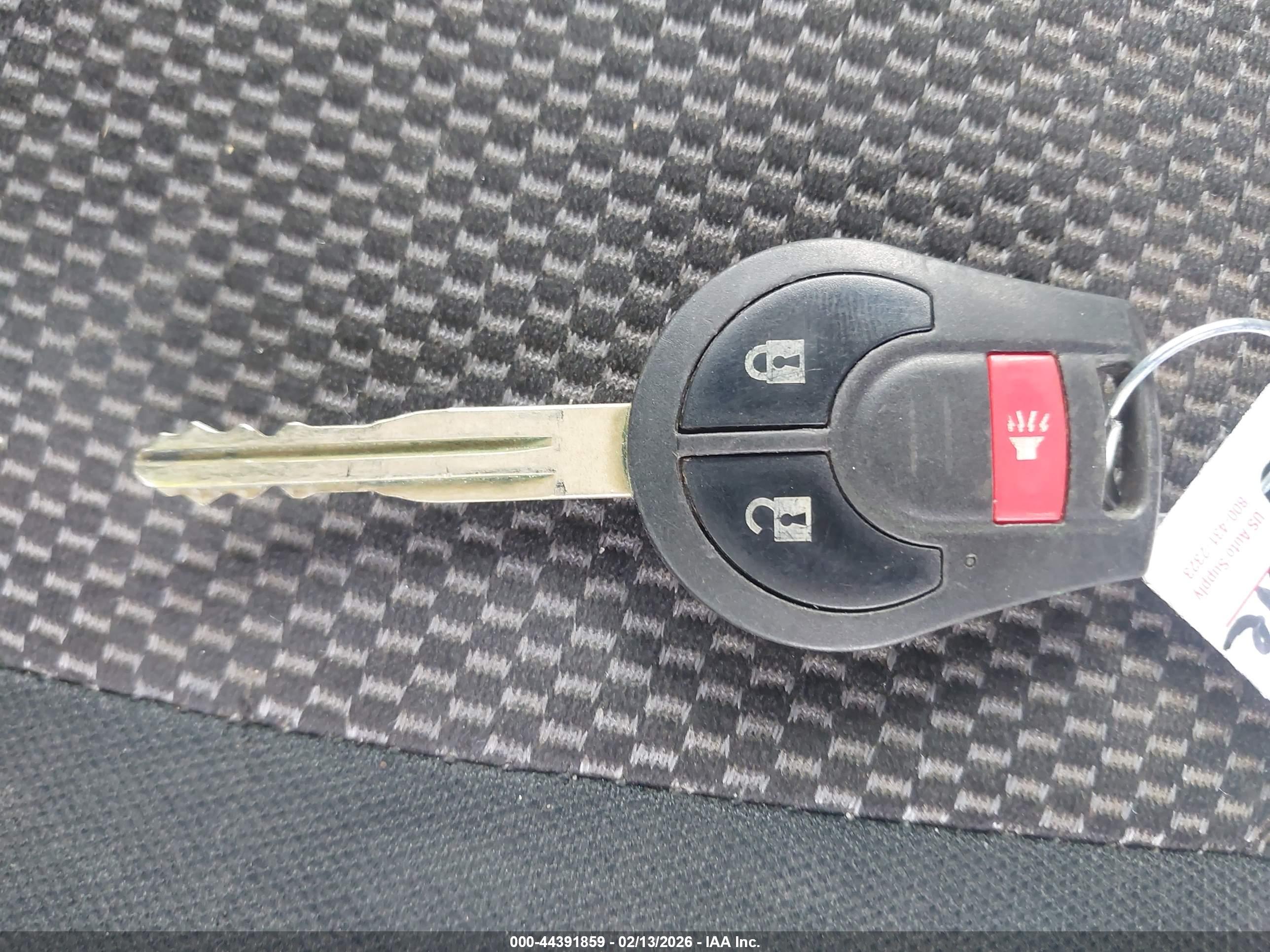 NISSAN VERSA image 11