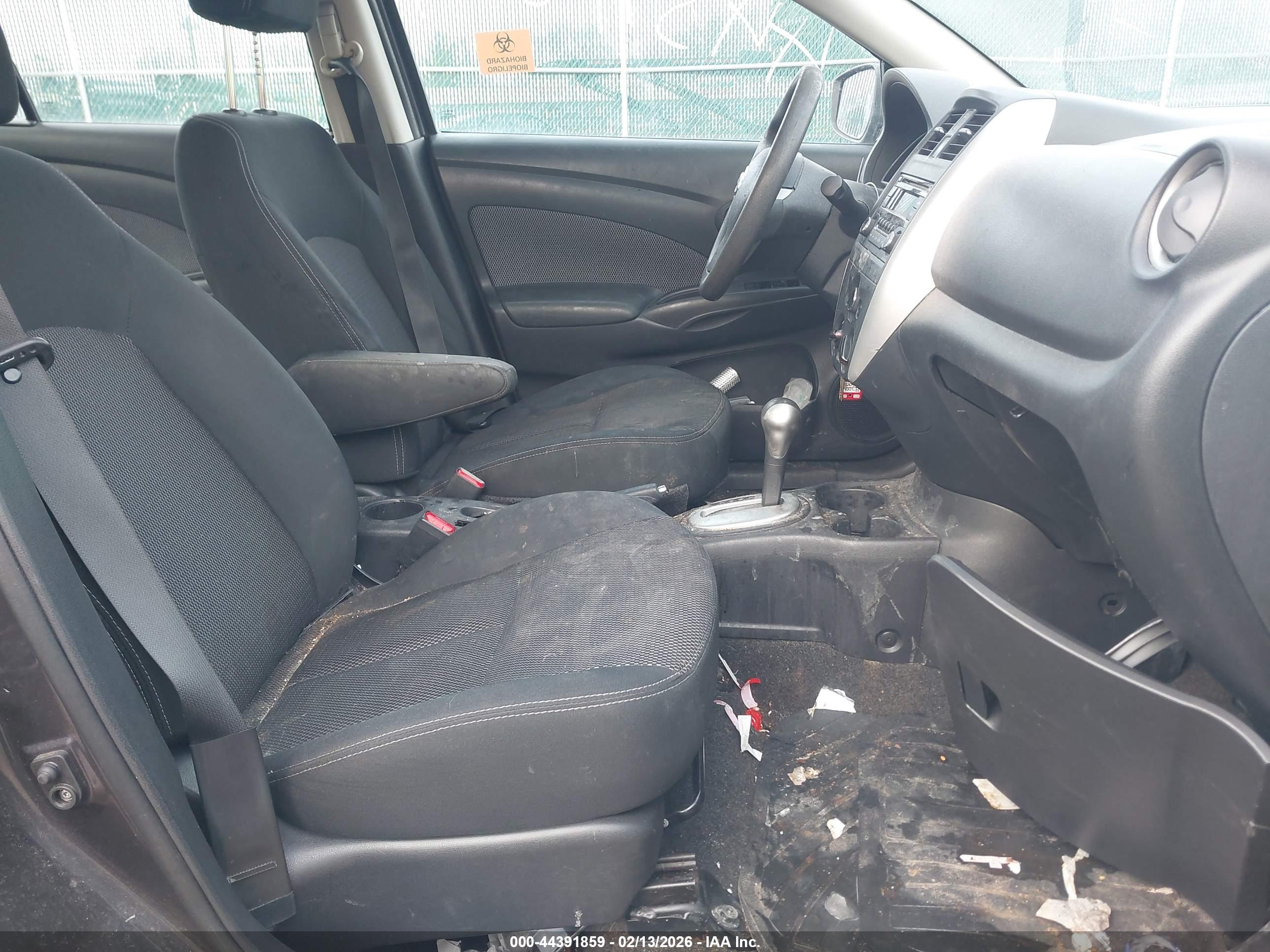 NISSAN VERSA image 5