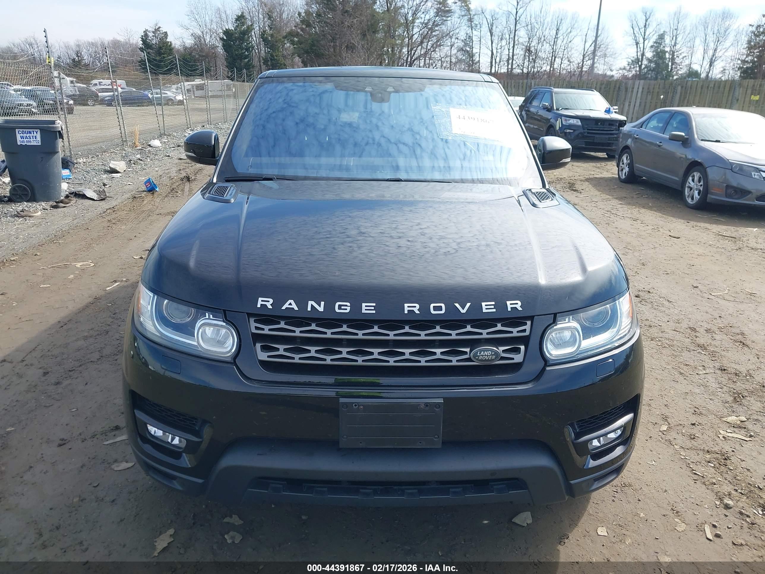 LAND ROVER image 6
