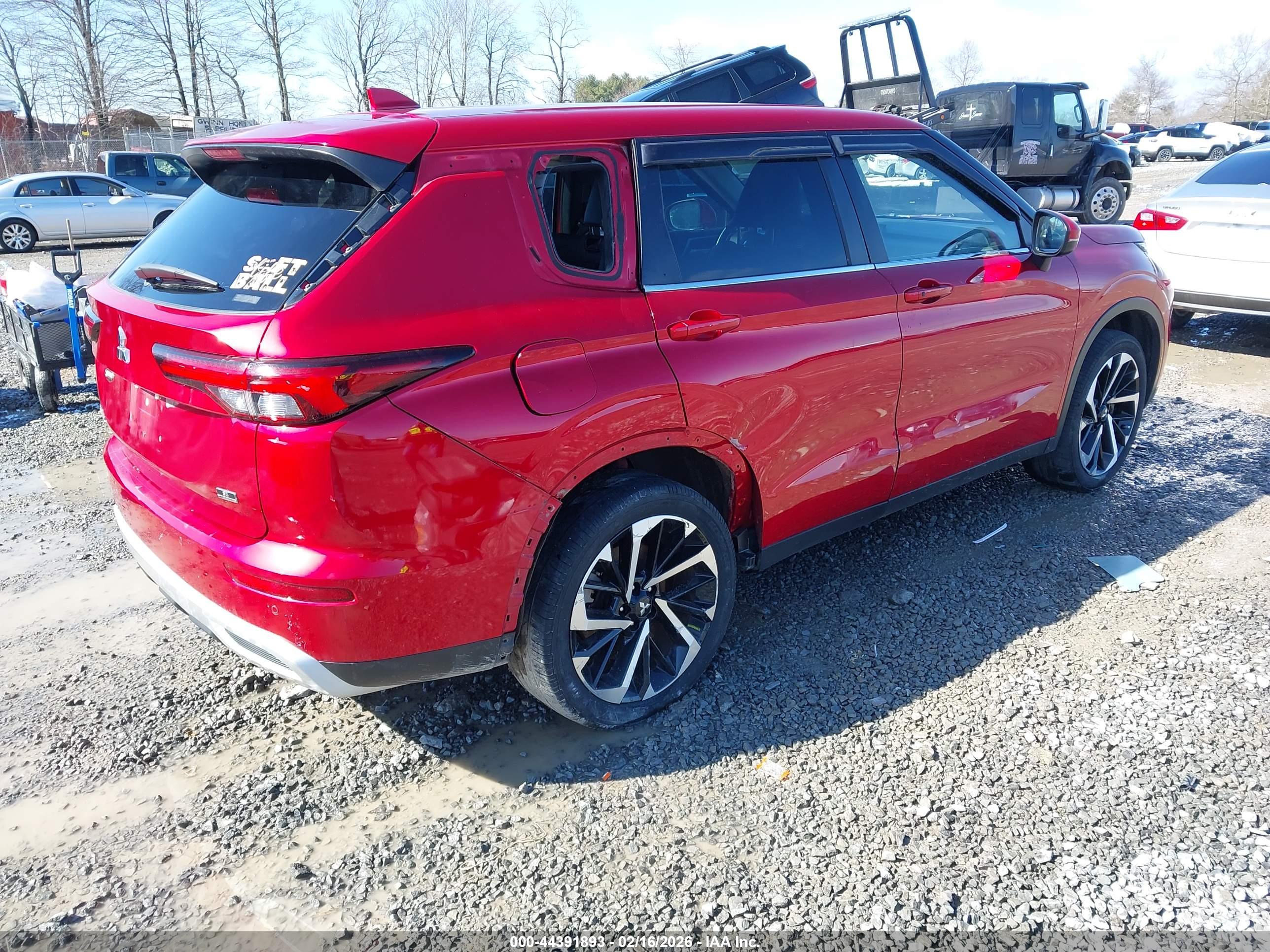 MITSUBISHI OUTLANDER image 4