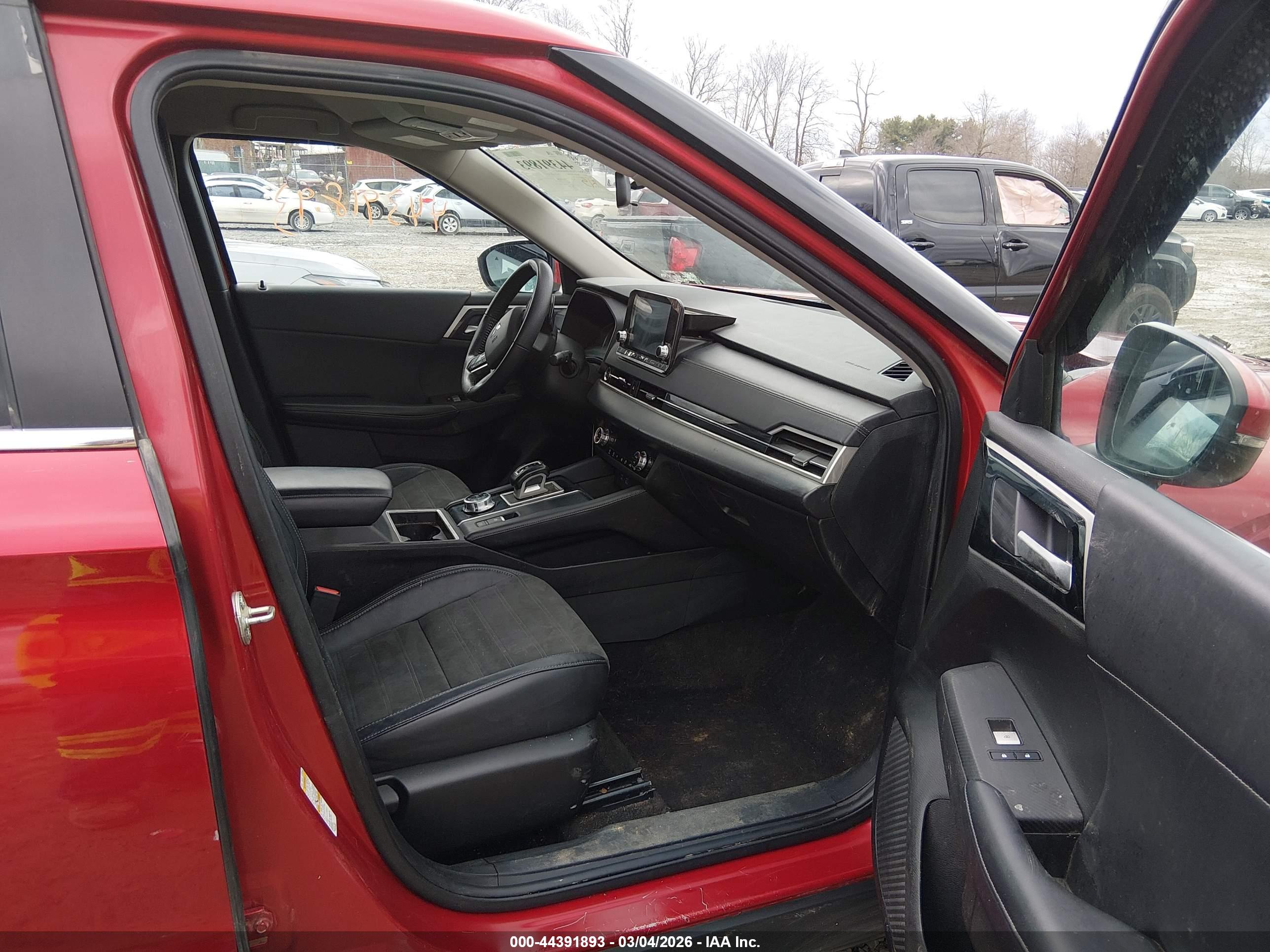 MITSUBISHI OUTLANDER image 5