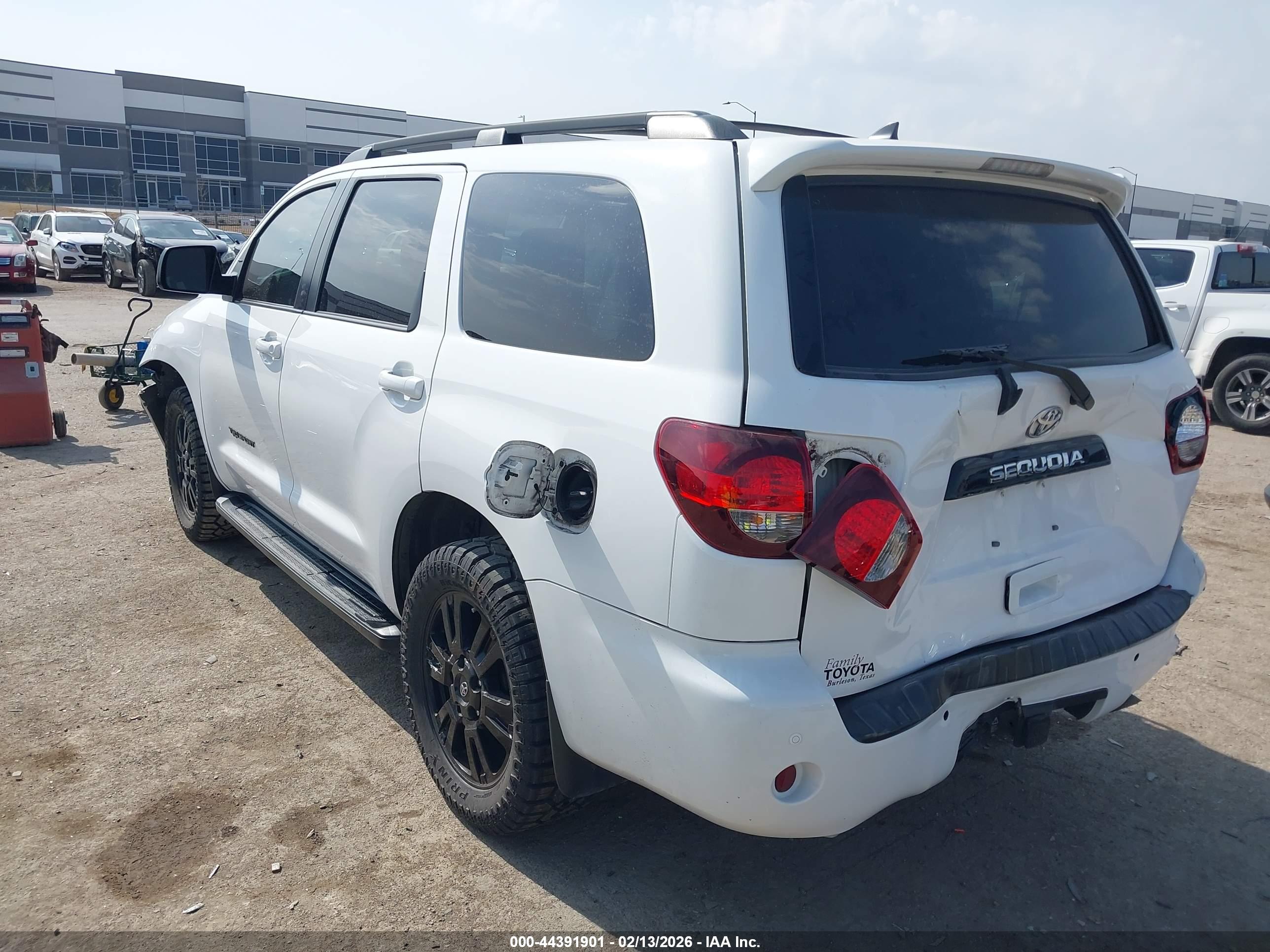 TOYOTA SEQUOIA image 3