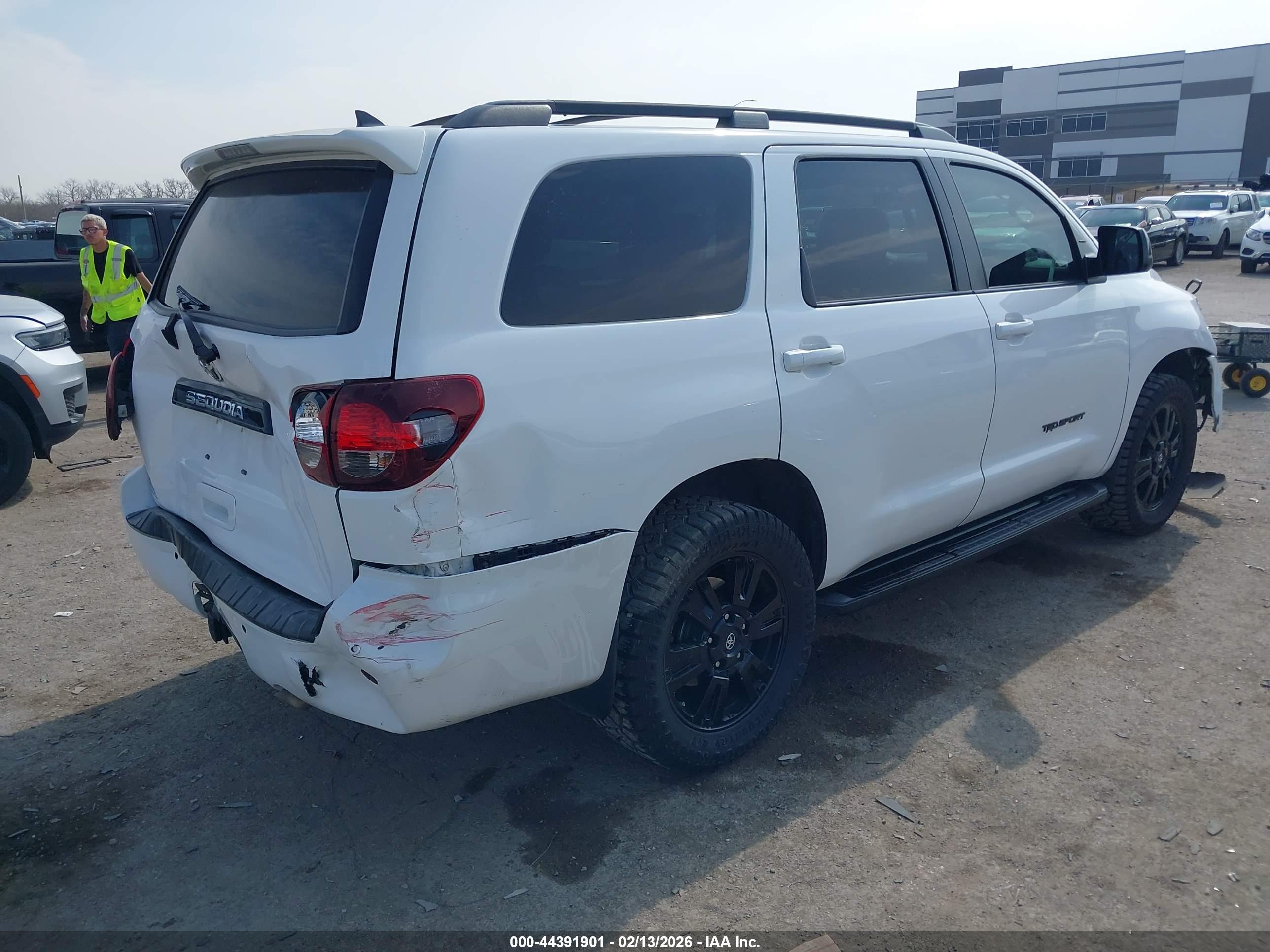 TOYOTA SEQUOIA image 4