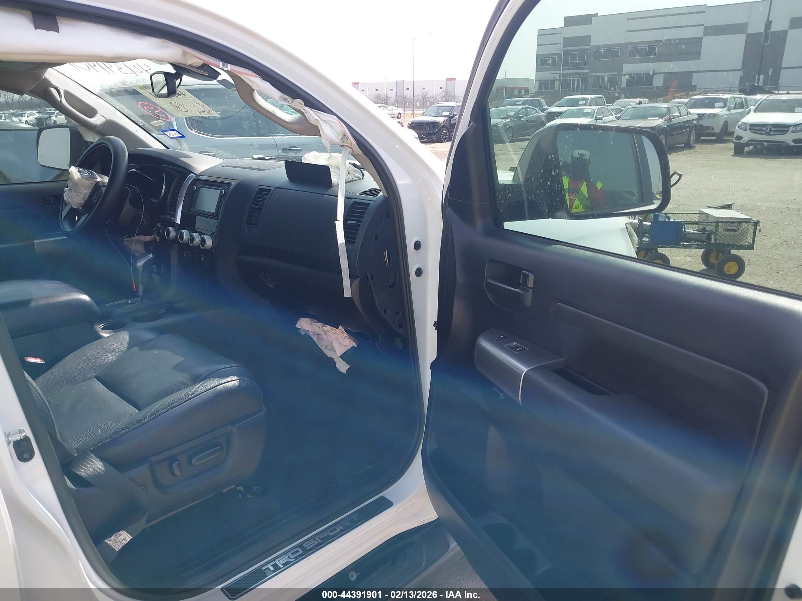 TOYOTA SEQUOIA image 5
