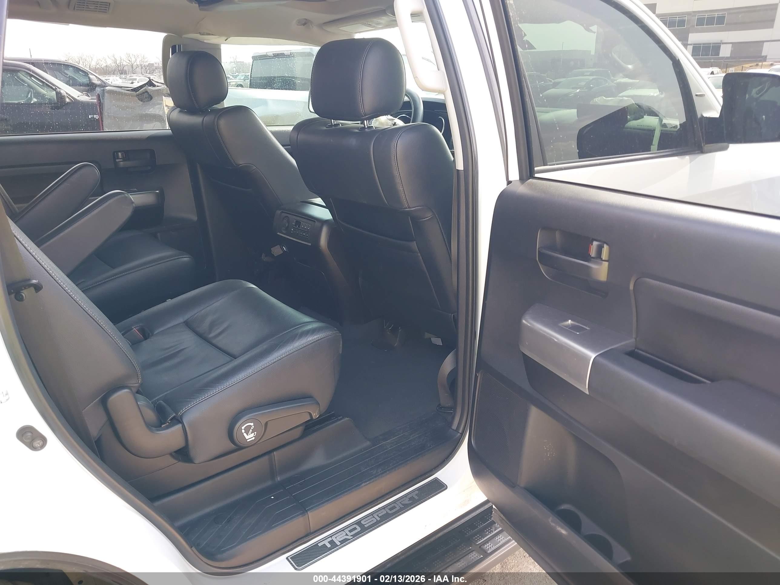 TOYOTA SEQUOIA image 8