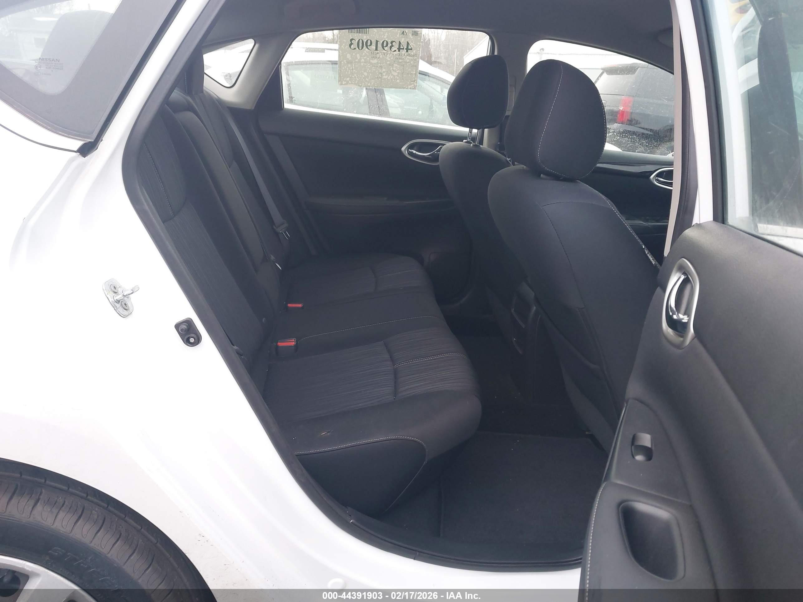 NISSAN SENTRA image 8