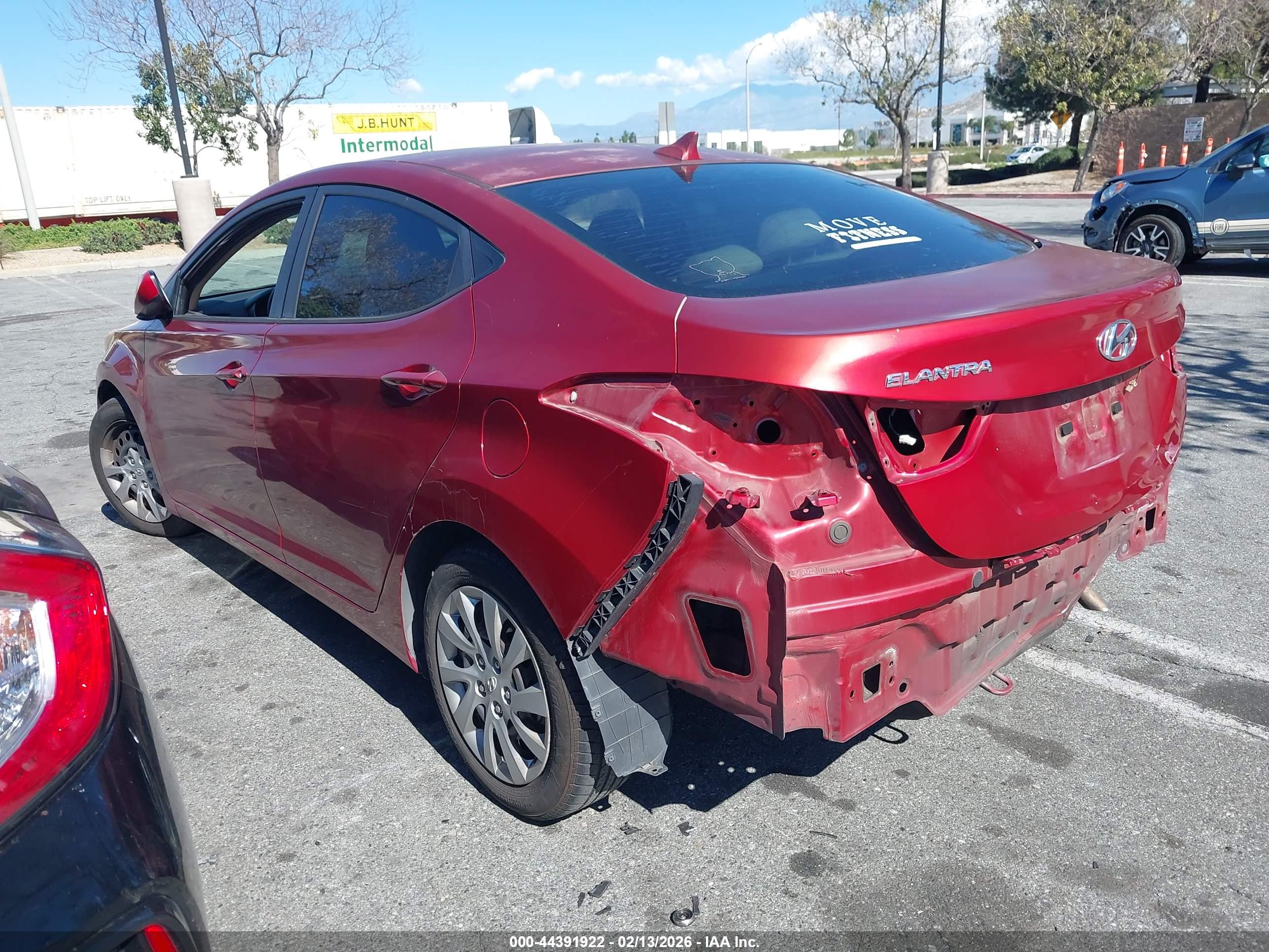 HYUNDAI ELANTRA image 3