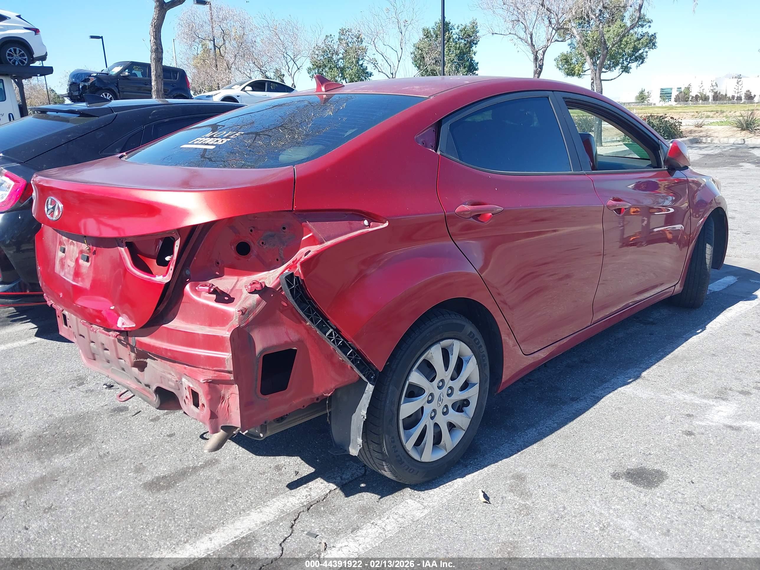 HYUNDAI ELANTRA image 4