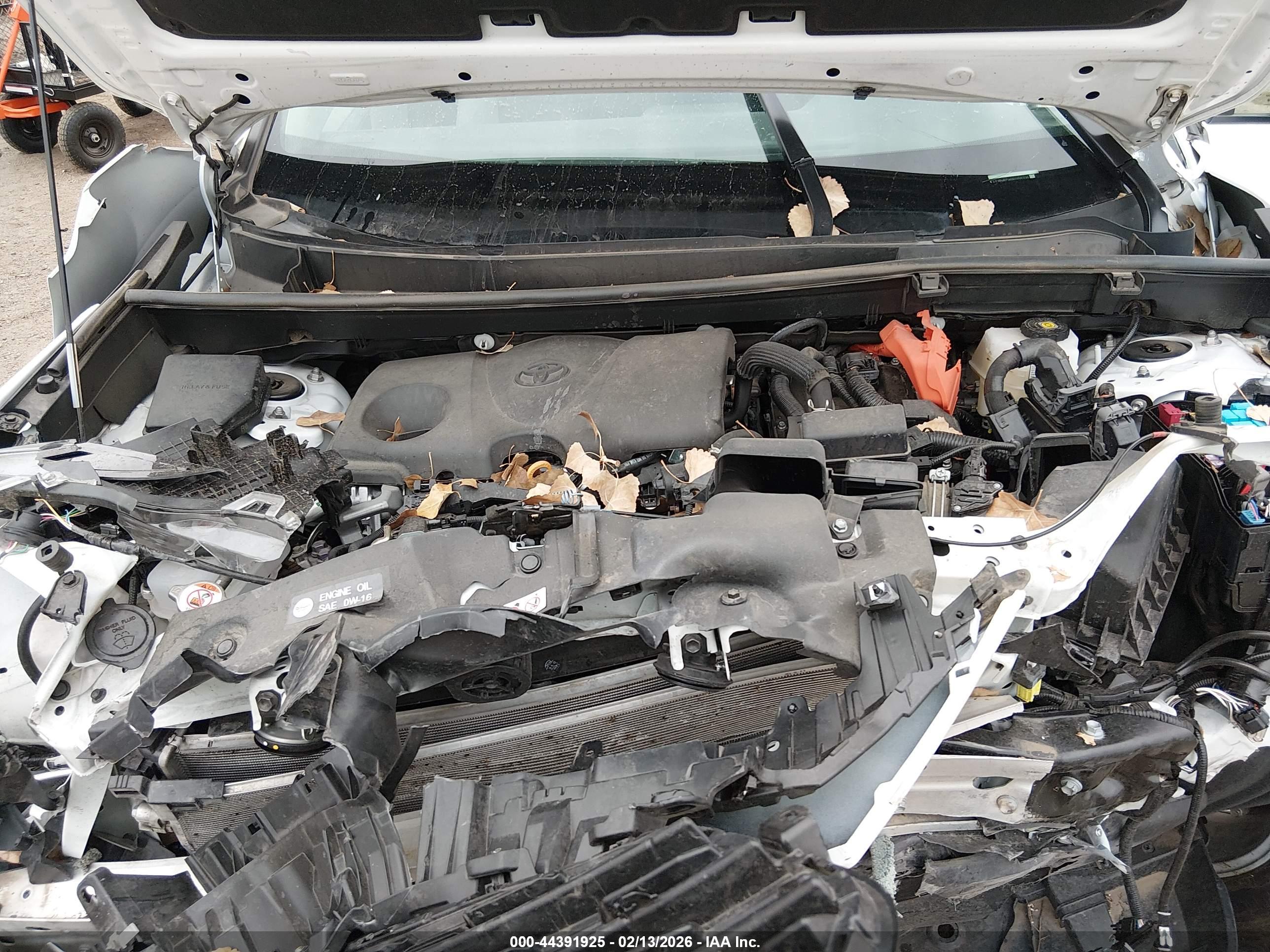 TOYOTA RAV4 image 10