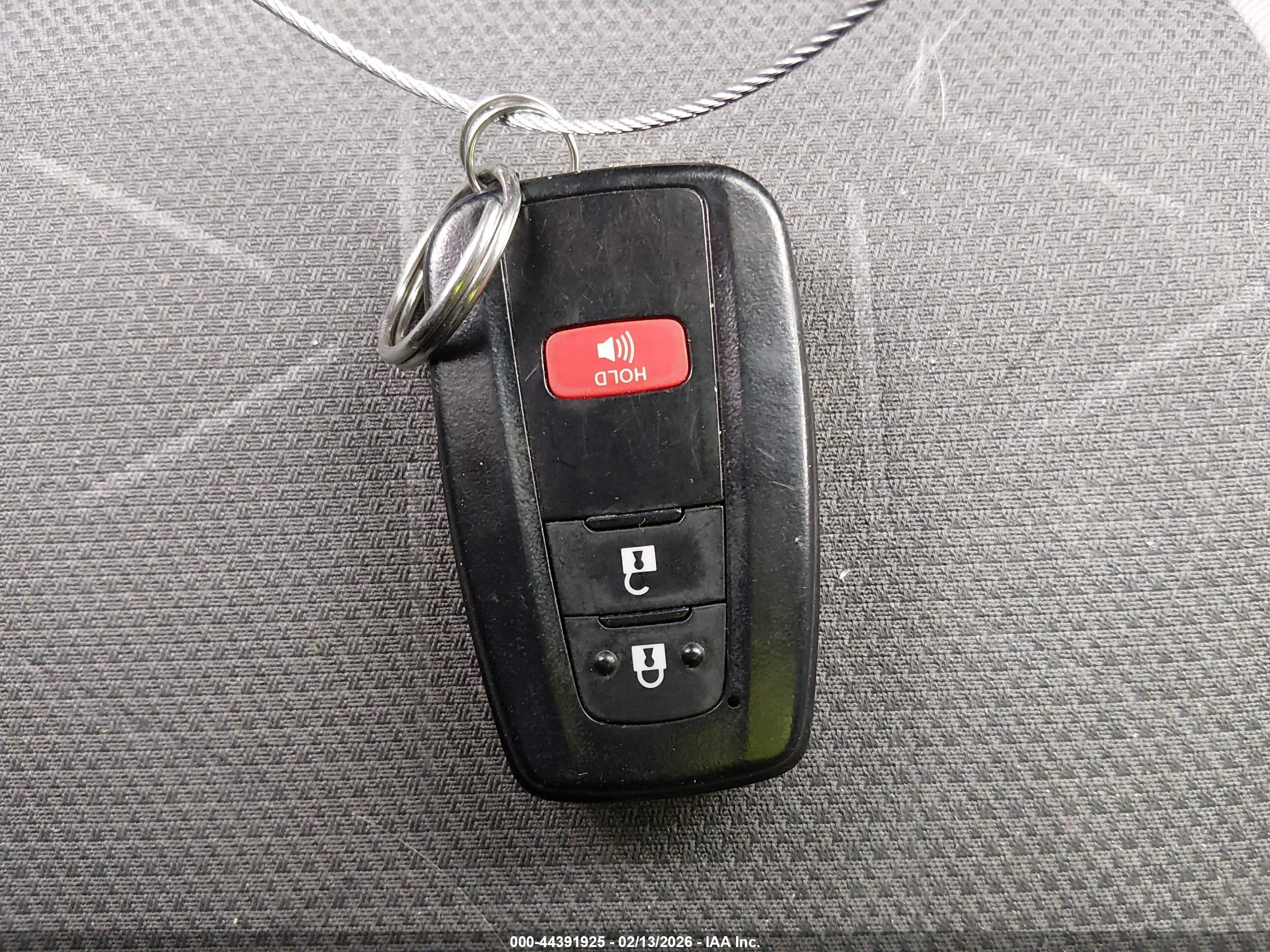 TOYOTA RAV4 image 11