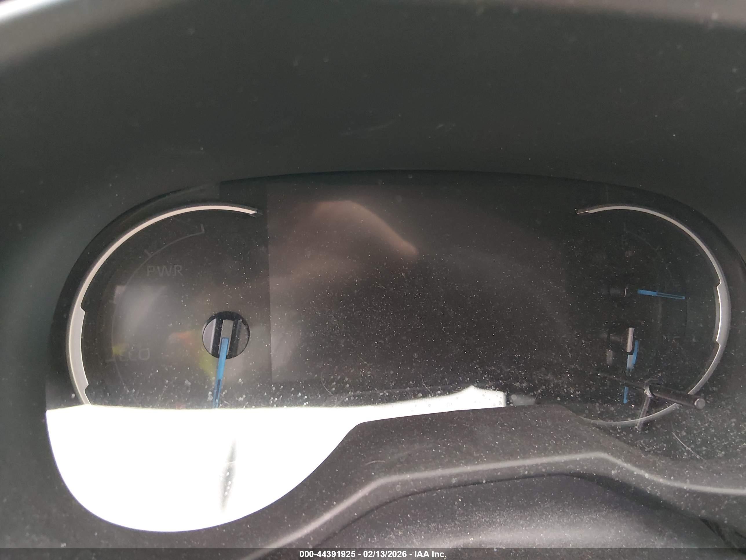 TOYOTA RAV4 image 7