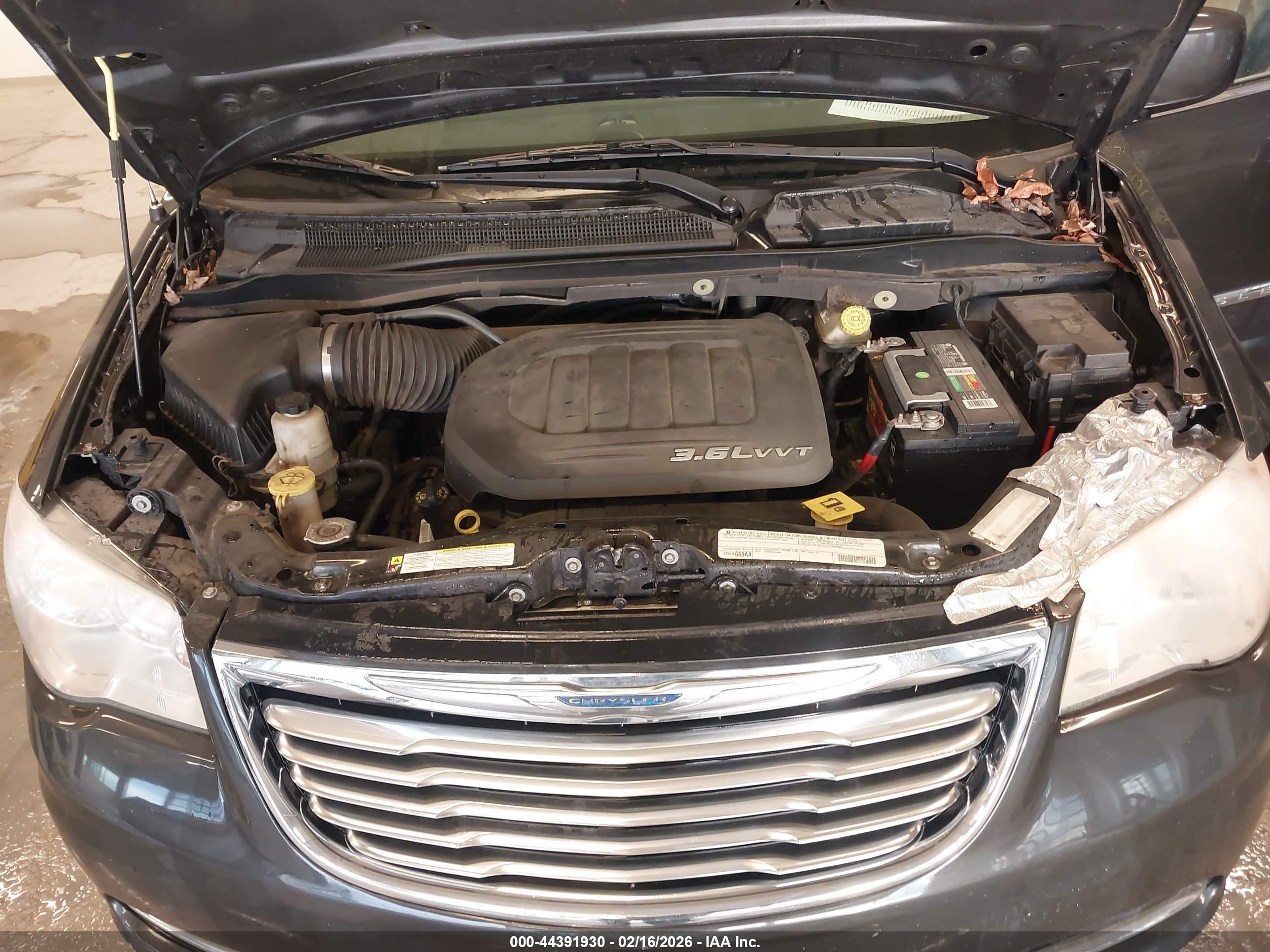 CHRYSLER TOWN image 10