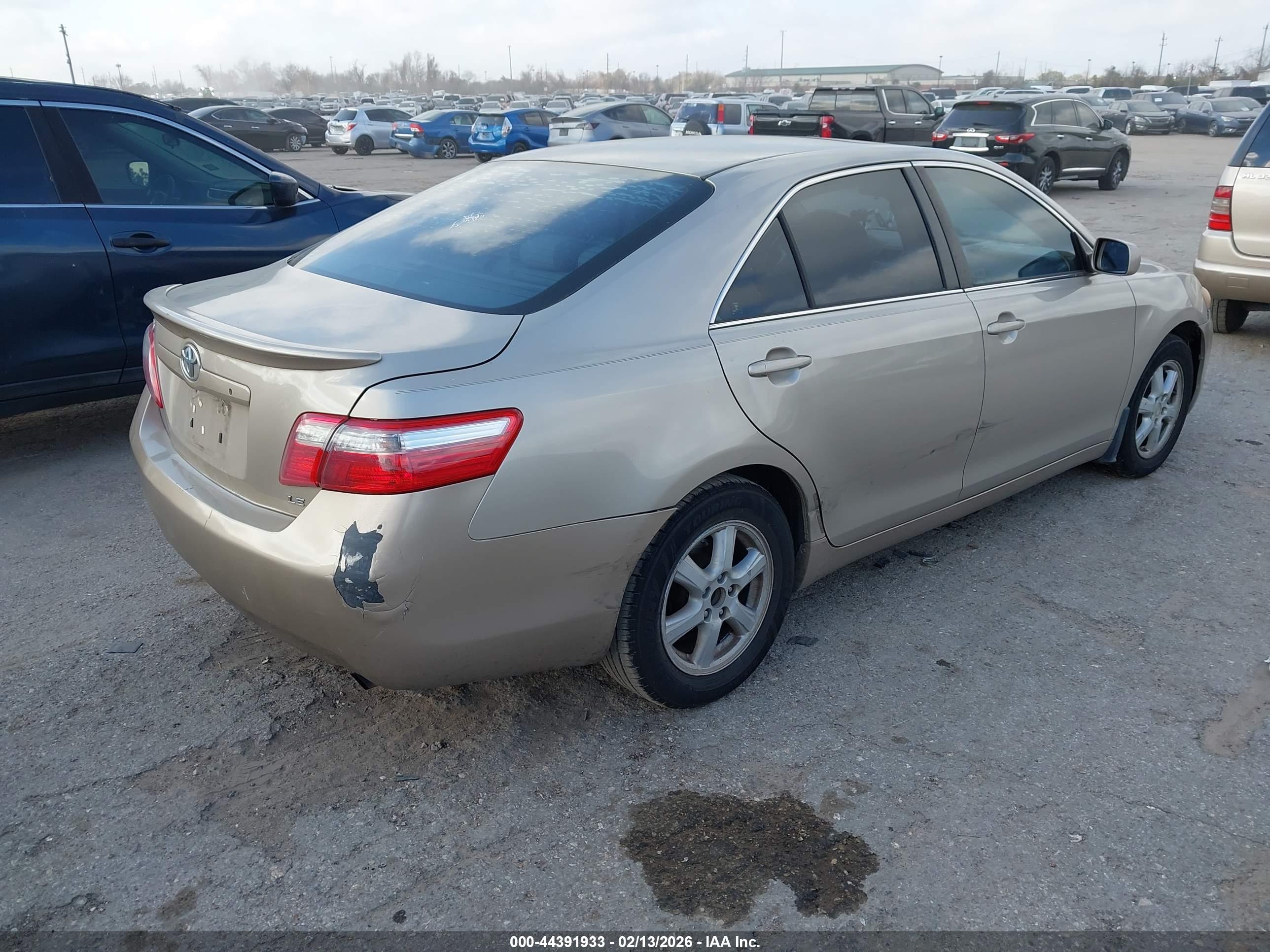 TOYOTA CAMRY image 4