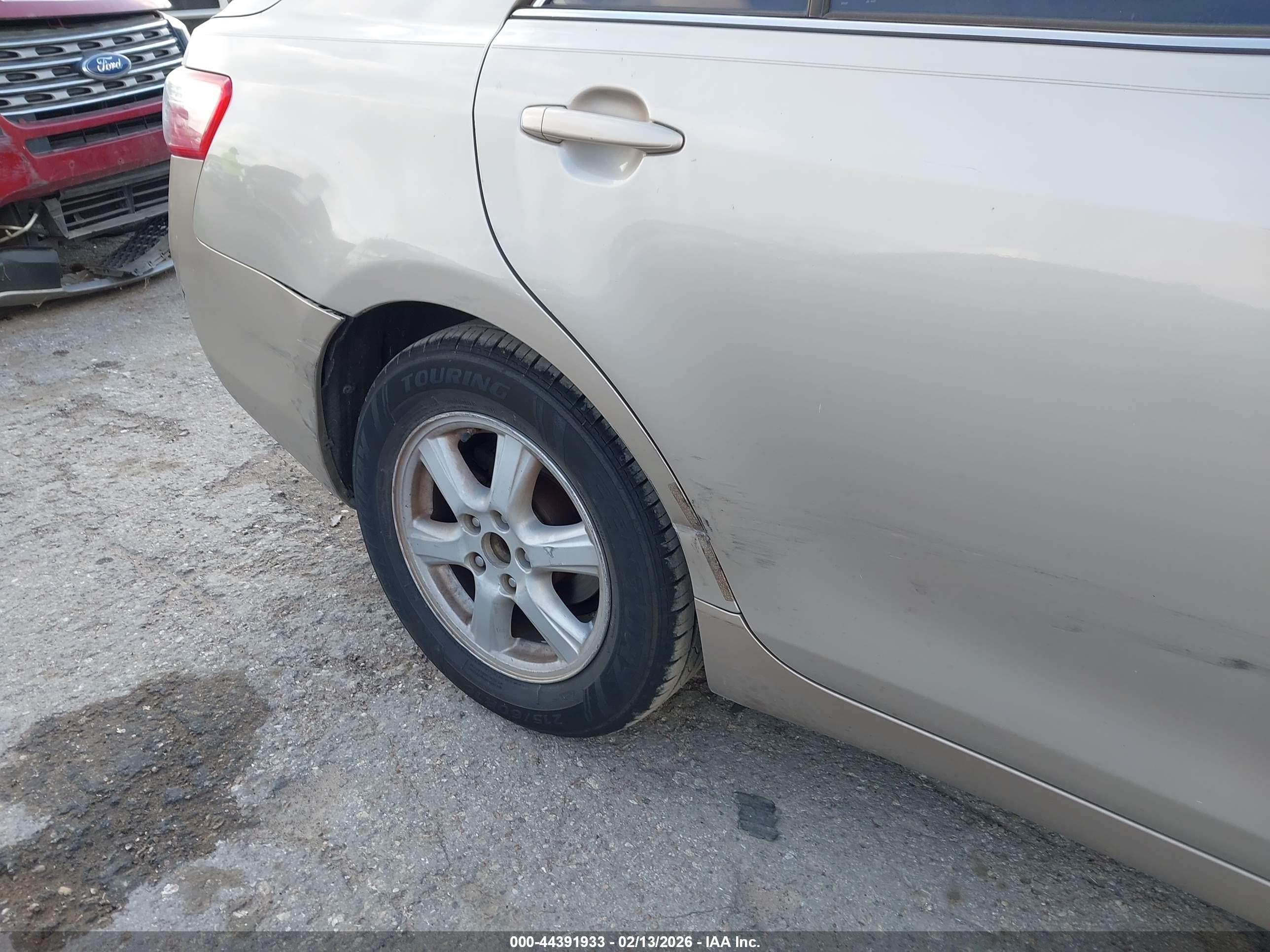TOYOTA CAMRY image 6