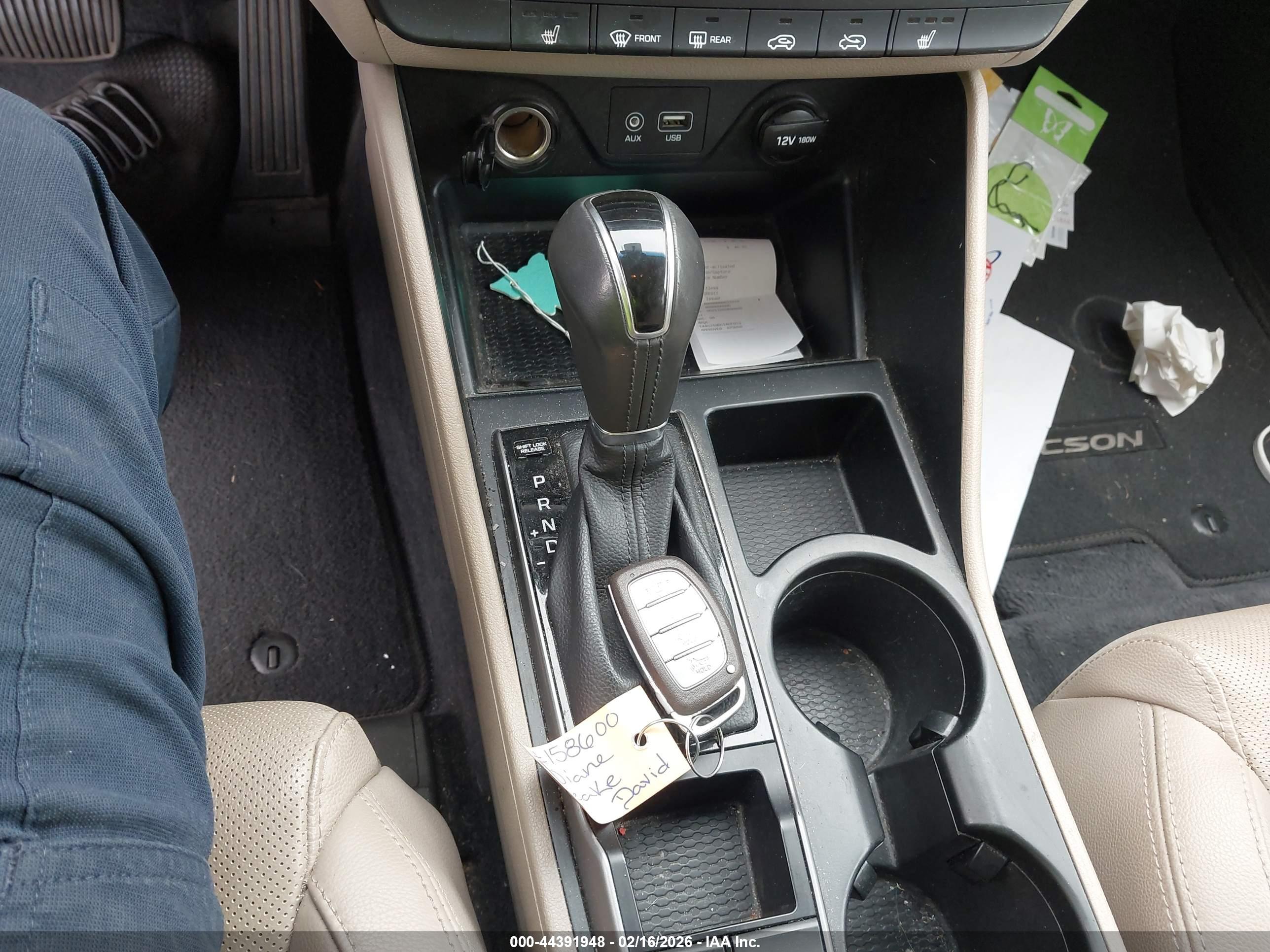 HYUNDAI TUCSON image 11