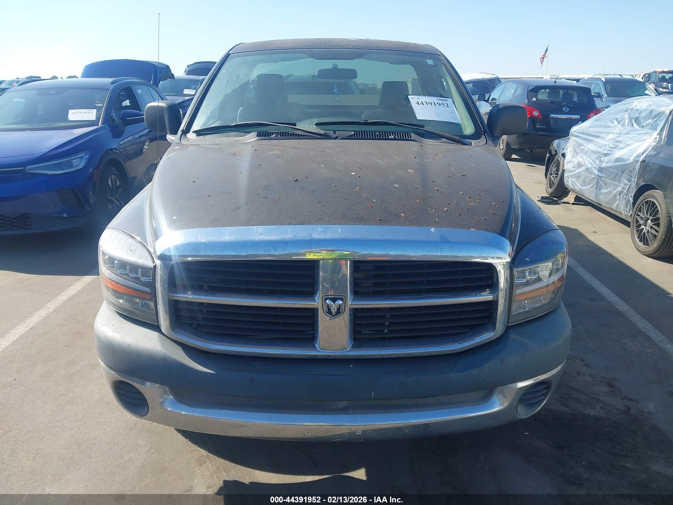 DODGE RAM image 6