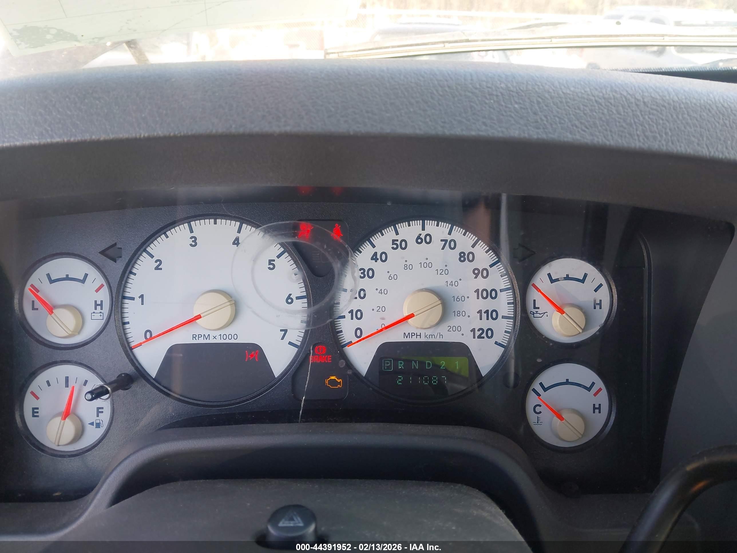DODGE RAM image 7