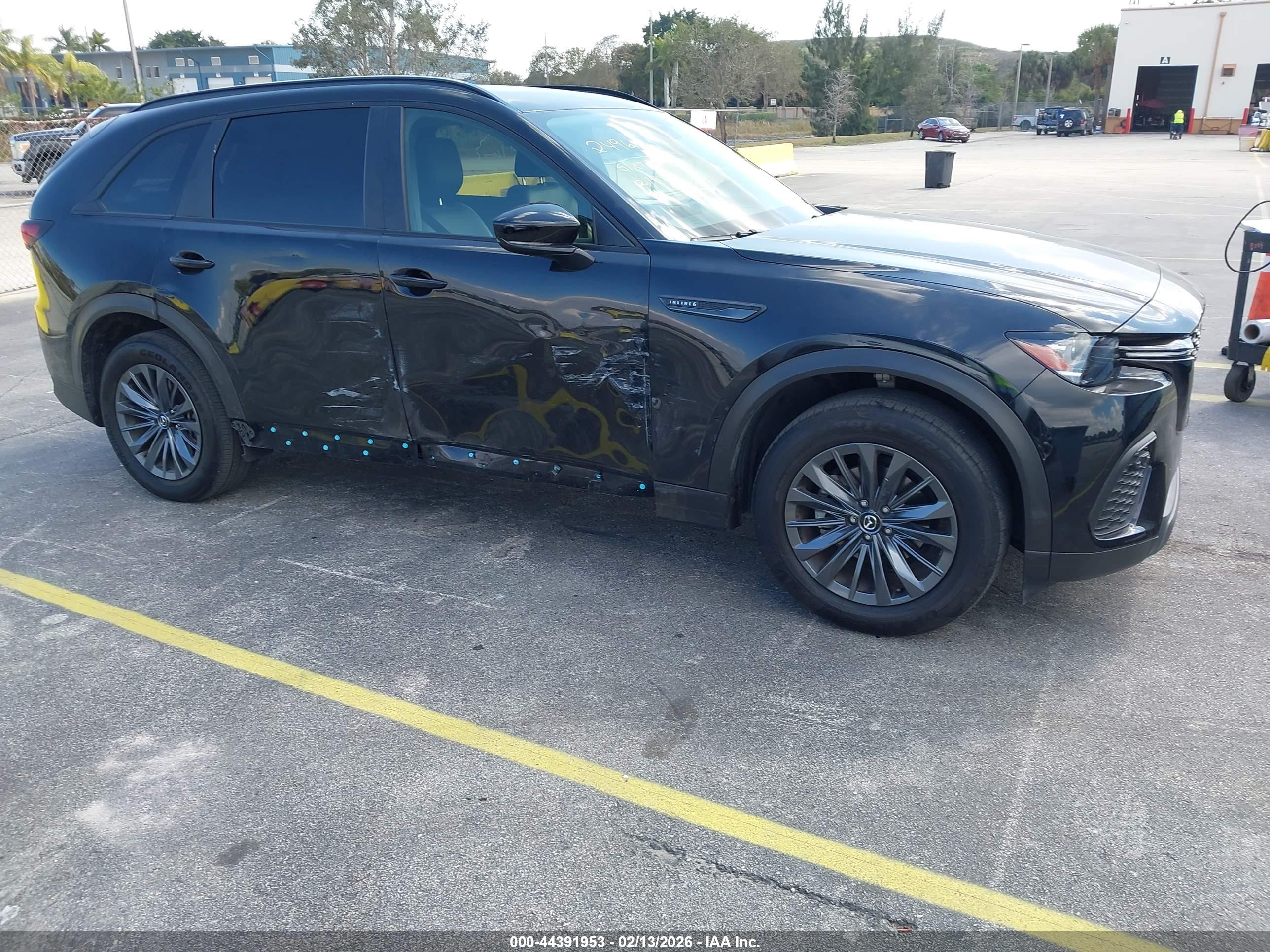 MAZDA CX-70 image 6
