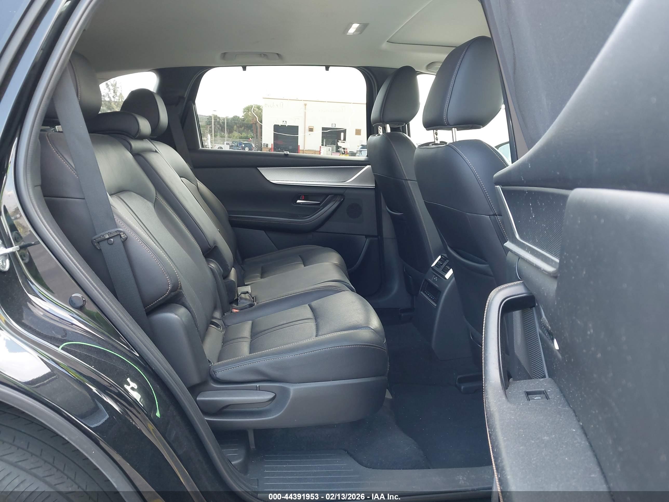 MAZDA CX-70 image 8