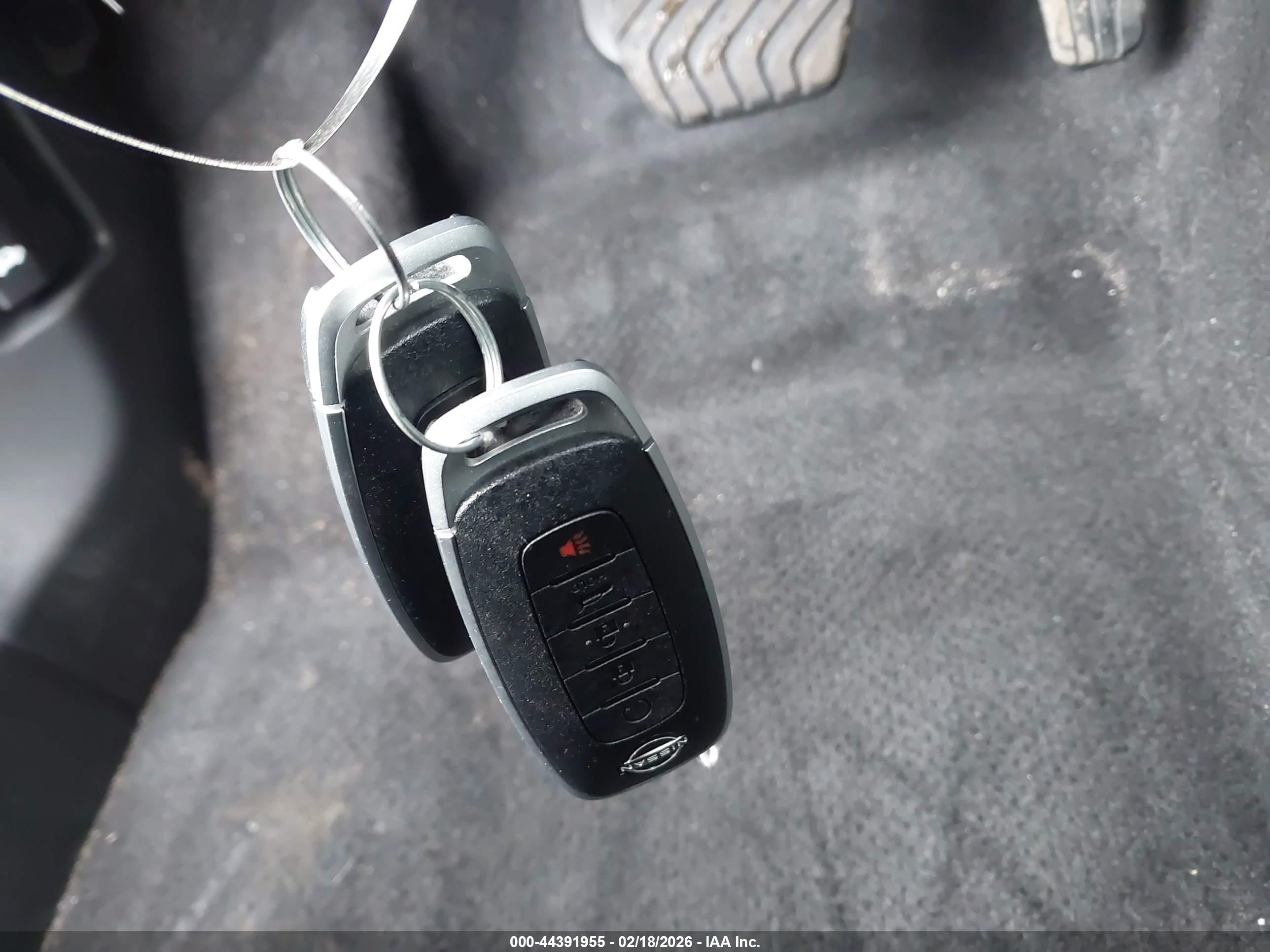 NISSAN ROGUE image 11