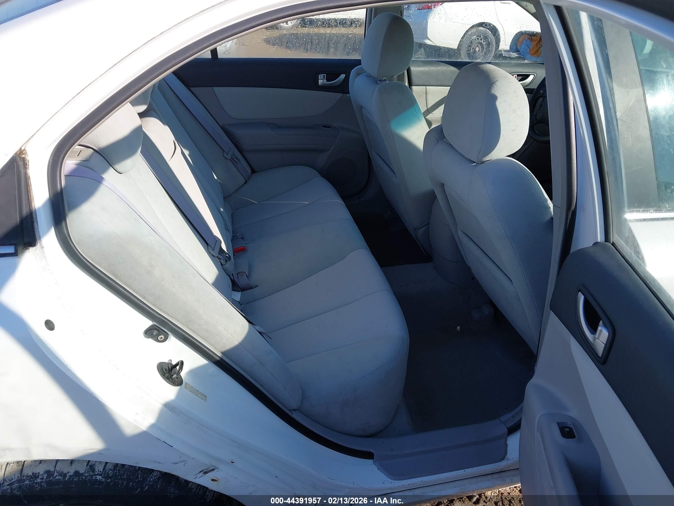 HYUNDAI SONATA image 8