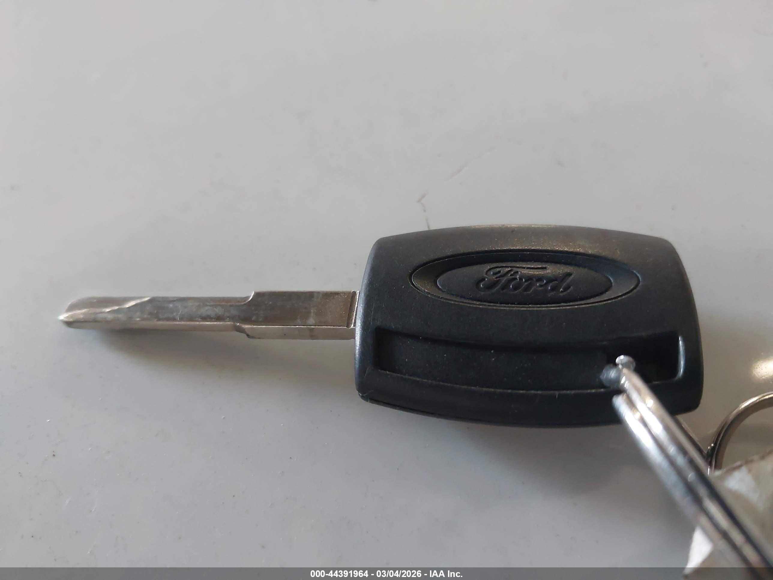 FORD FIESTA image 11