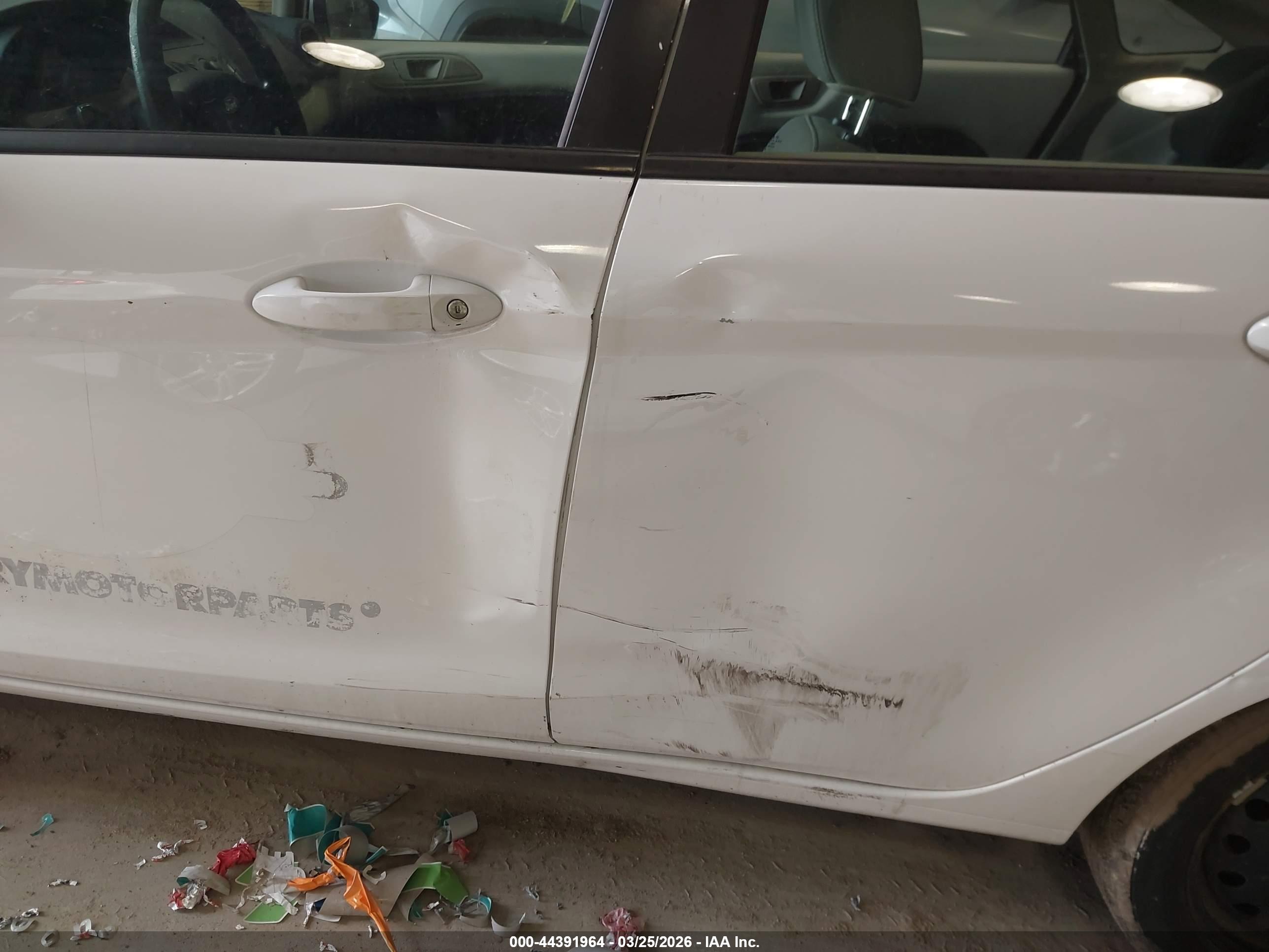 FORD FIESTA image 6