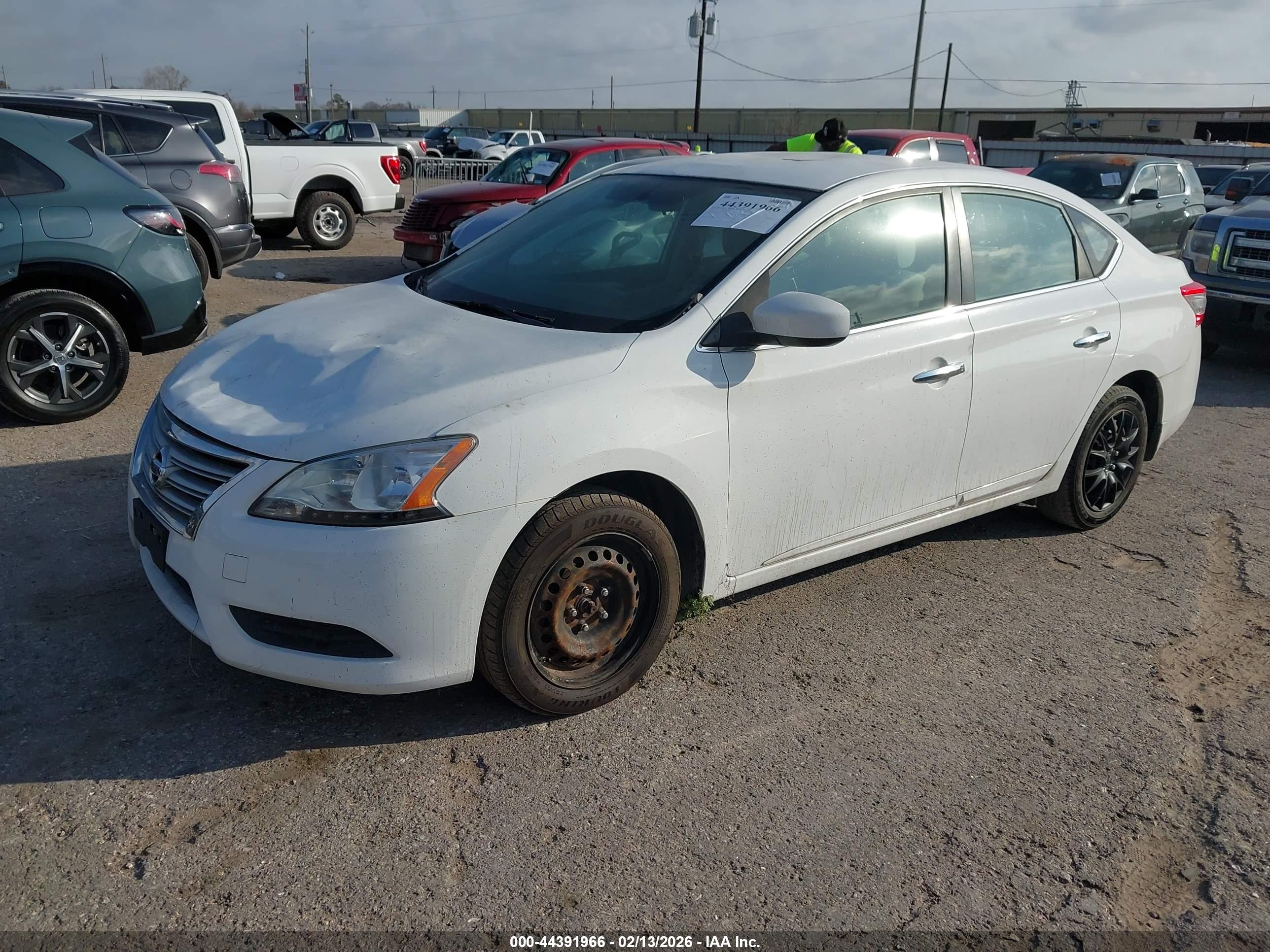 NISSAN SENTRA image 2