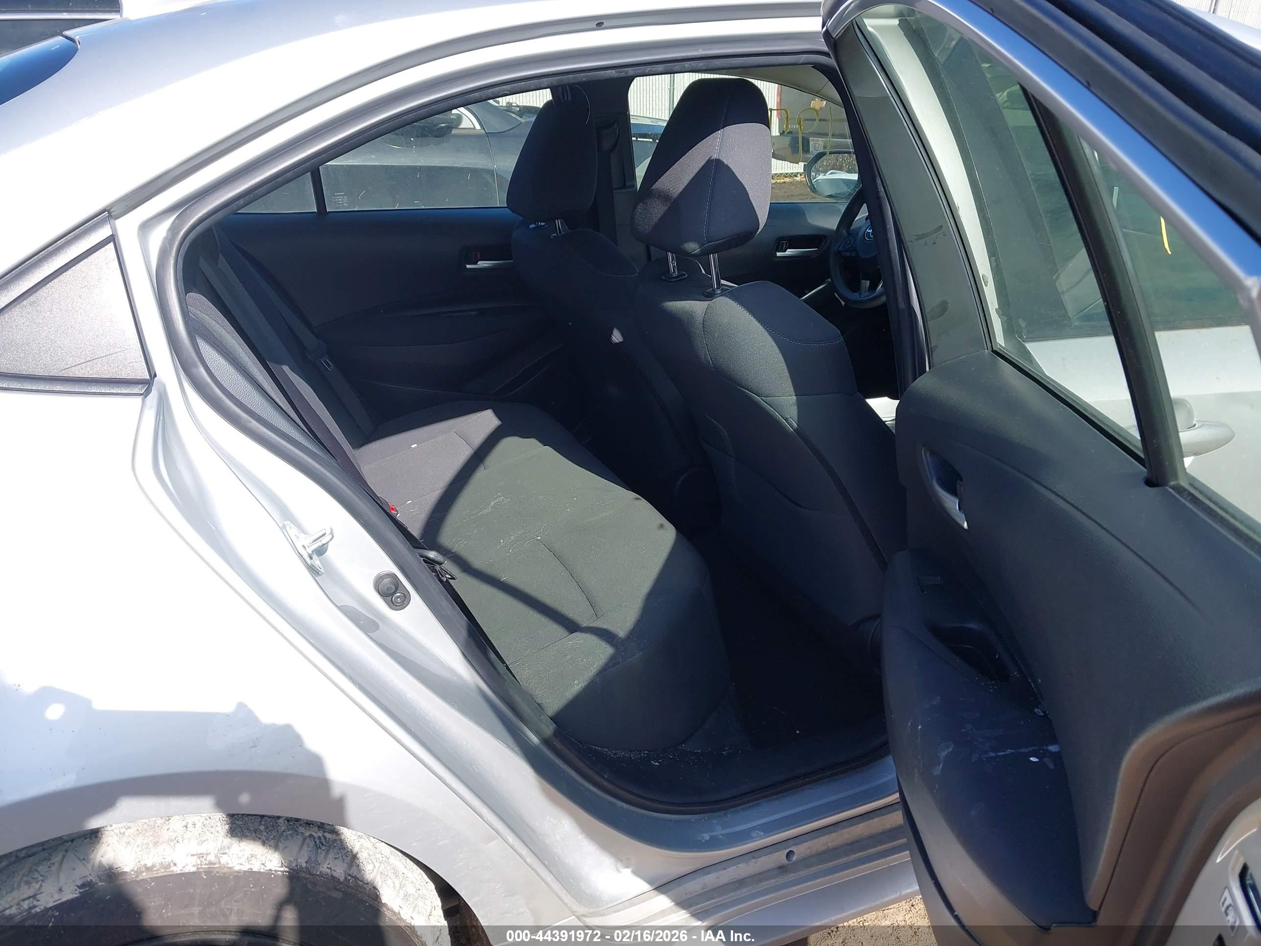 TOYOTA COROLLA image 8