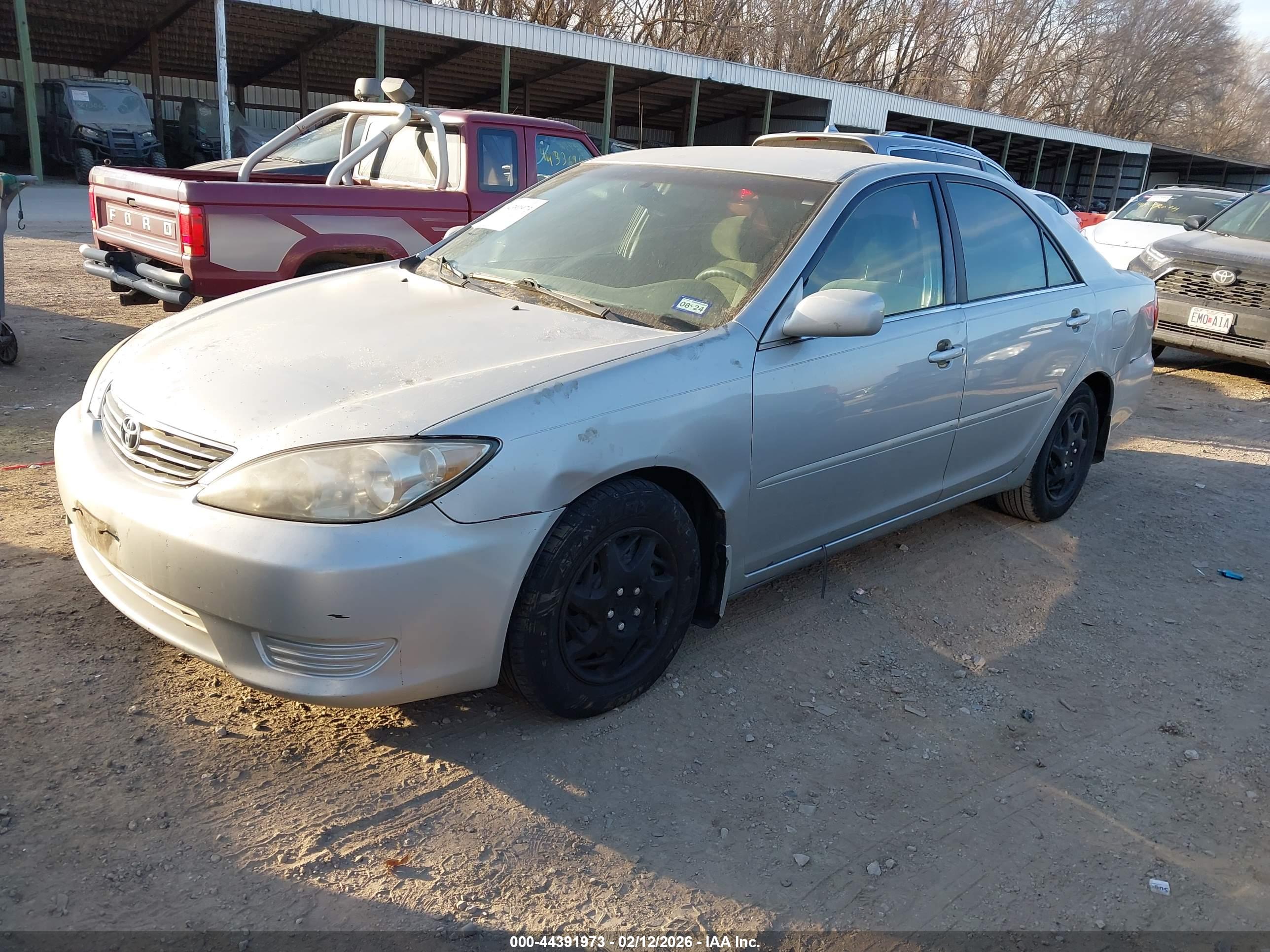 TOYOTA CAMRY image 2