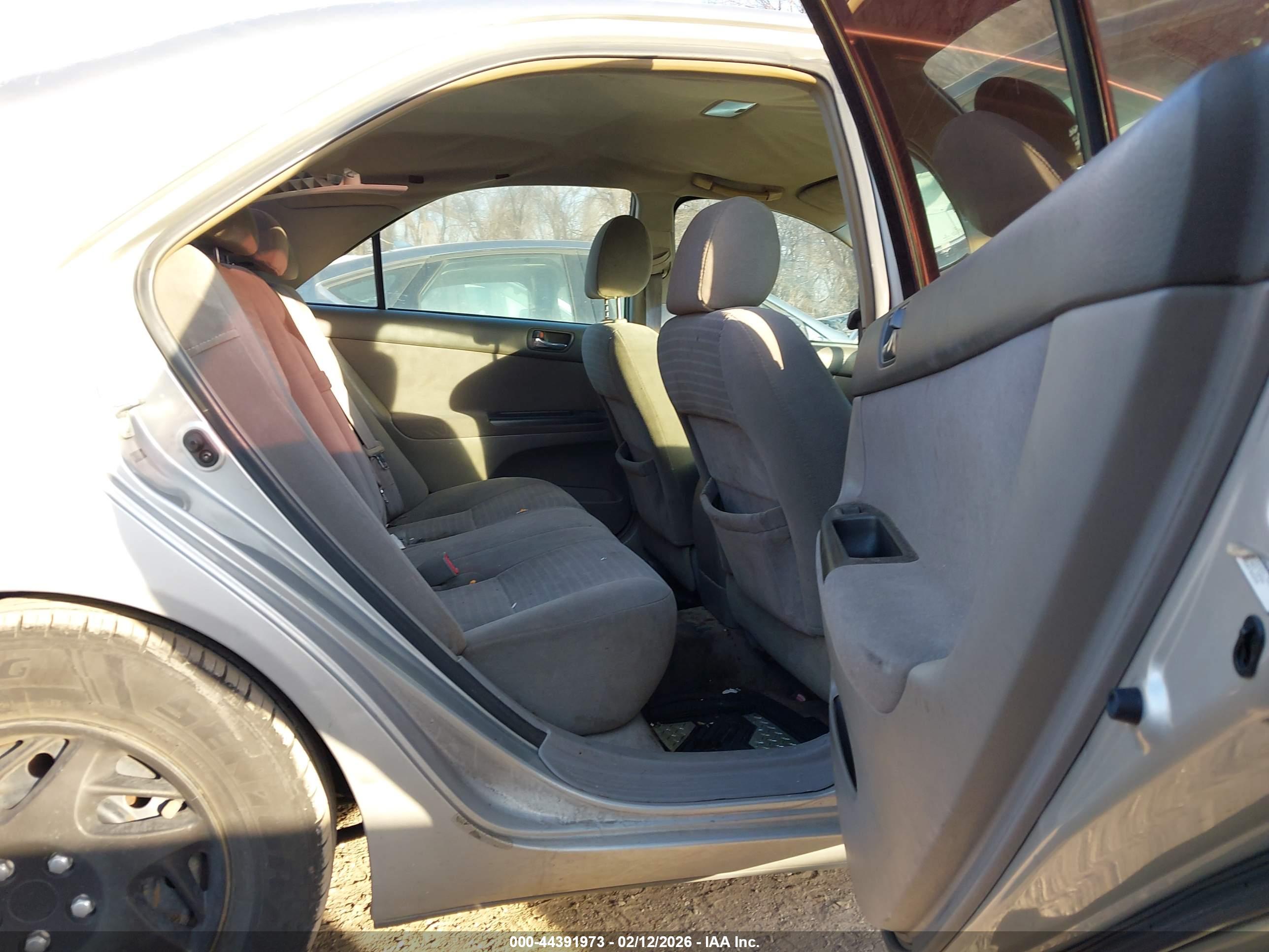 TOYOTA CAMRY image 8