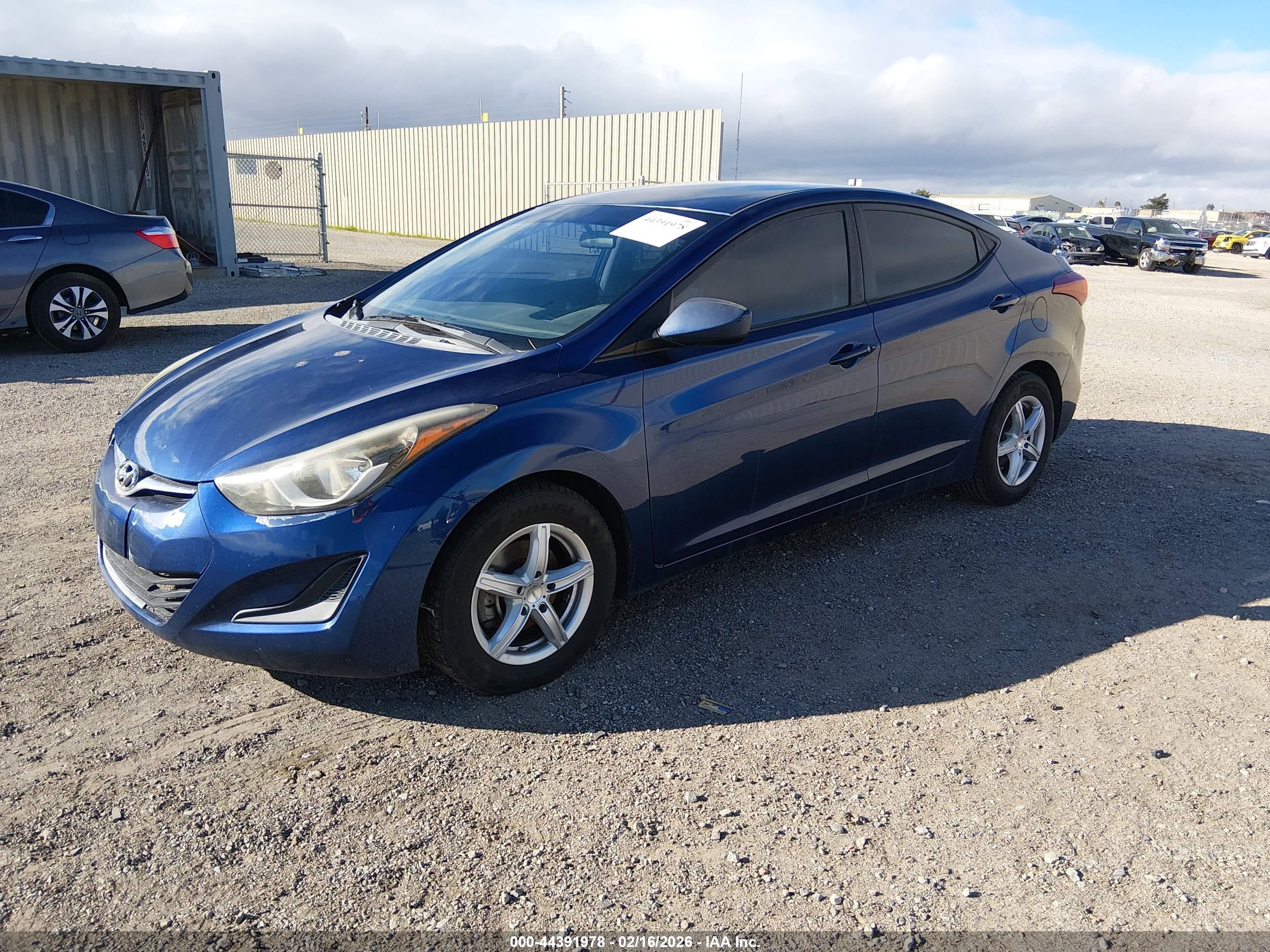 HYUNDAI ELANTRA image 2