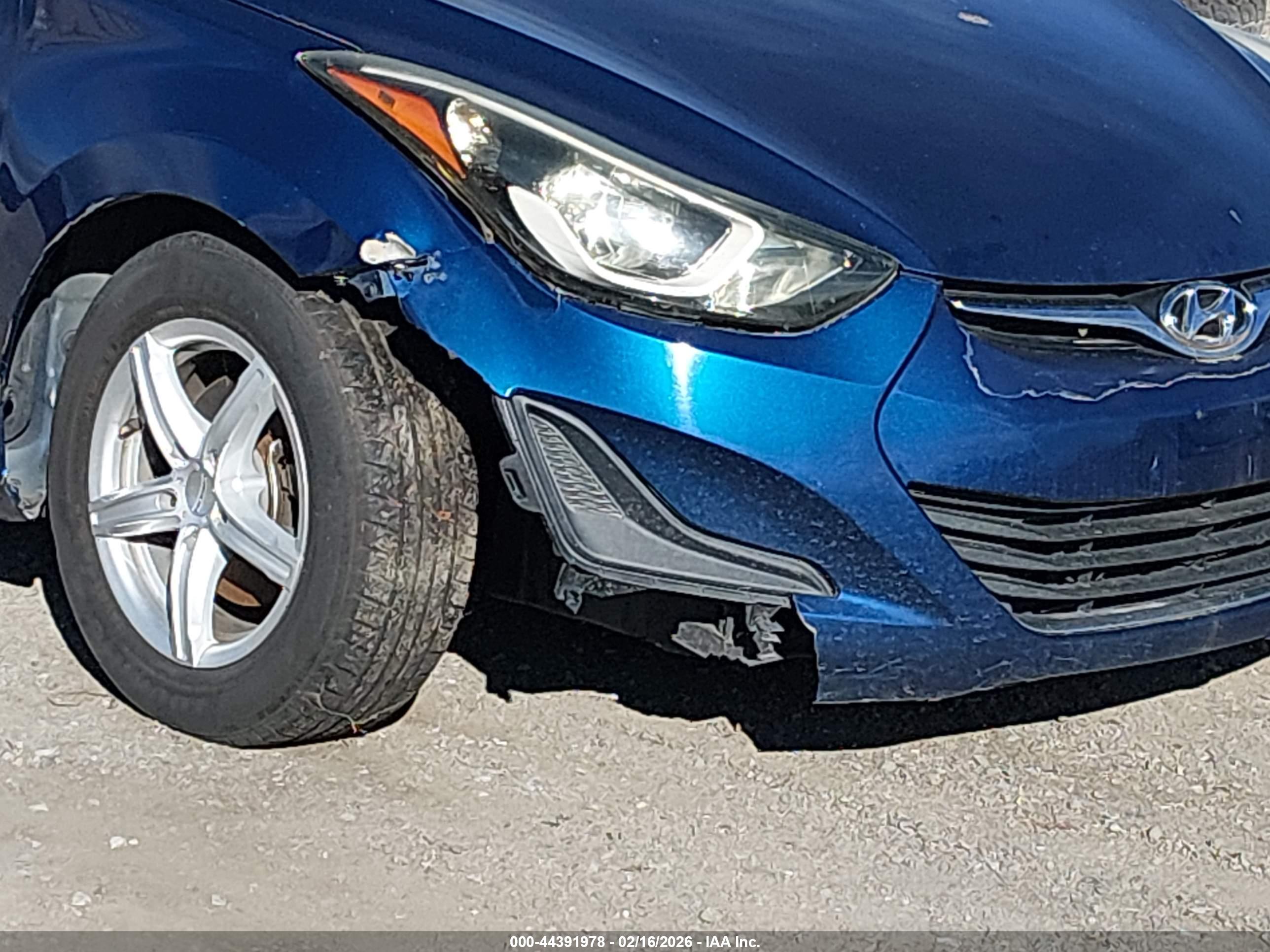 HYUNDAI ELANTRA image 6