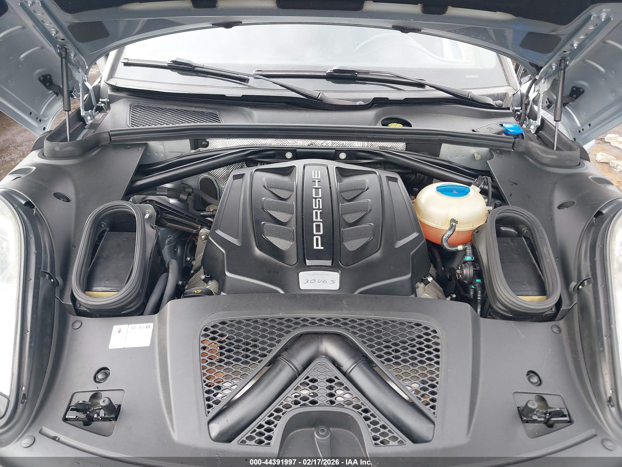 PORSCHE MACAN image 10