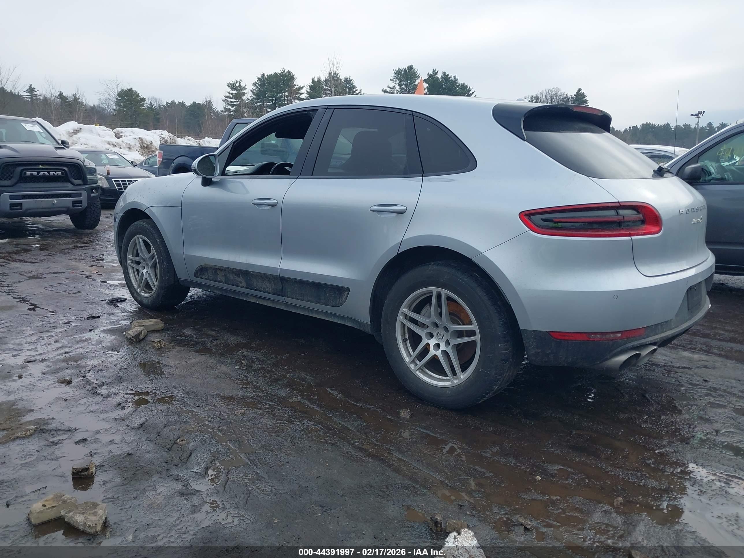 PORSCHE MACAN image 3