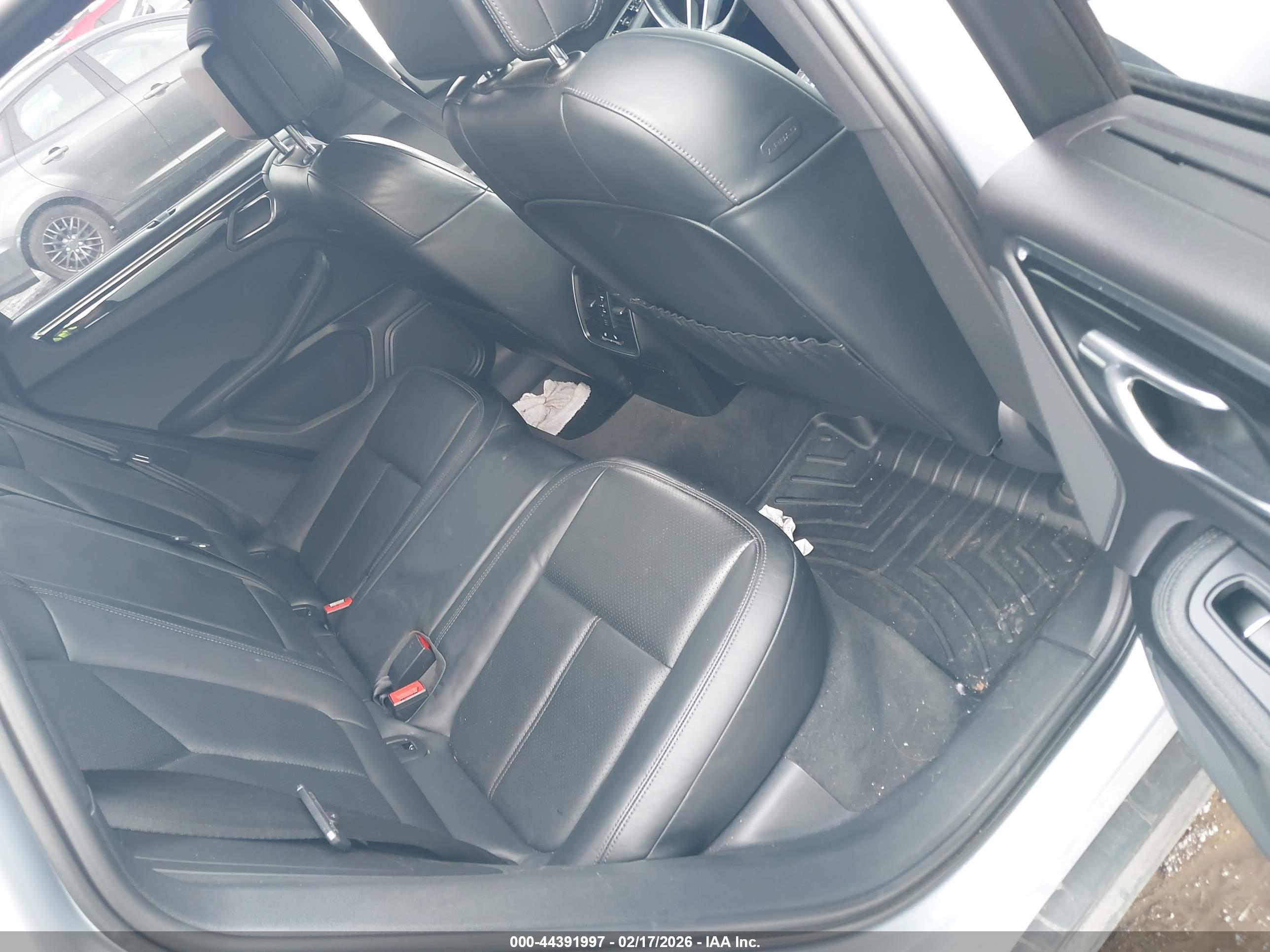 PORSCHE MACAN image 8