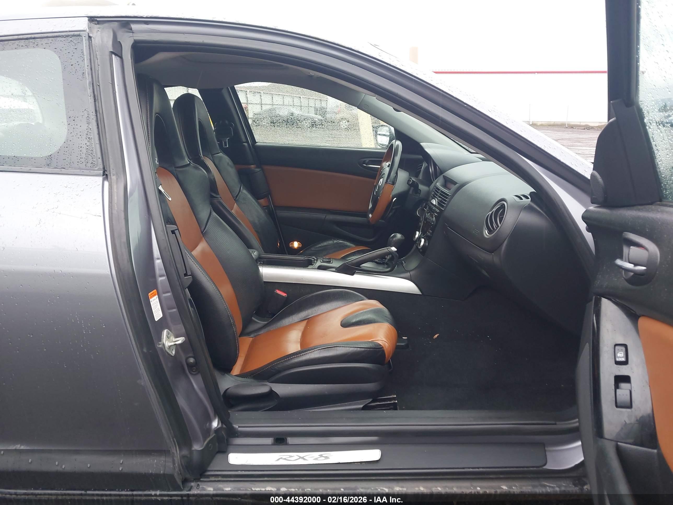 MAZDA RX-8 image 5