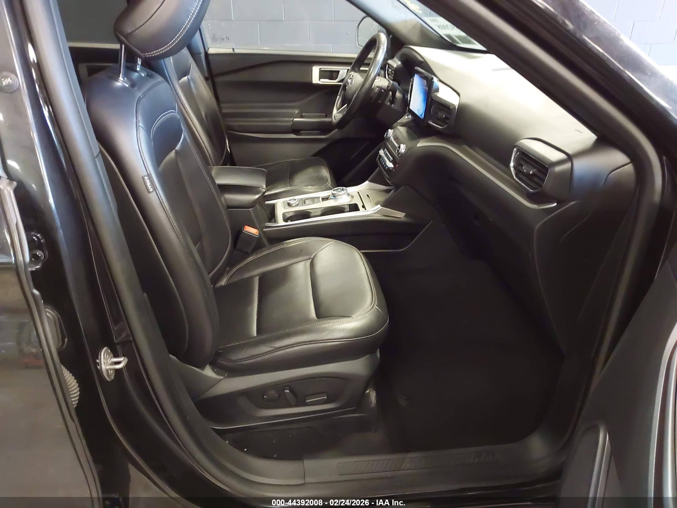 FORD EXPLORER image 5