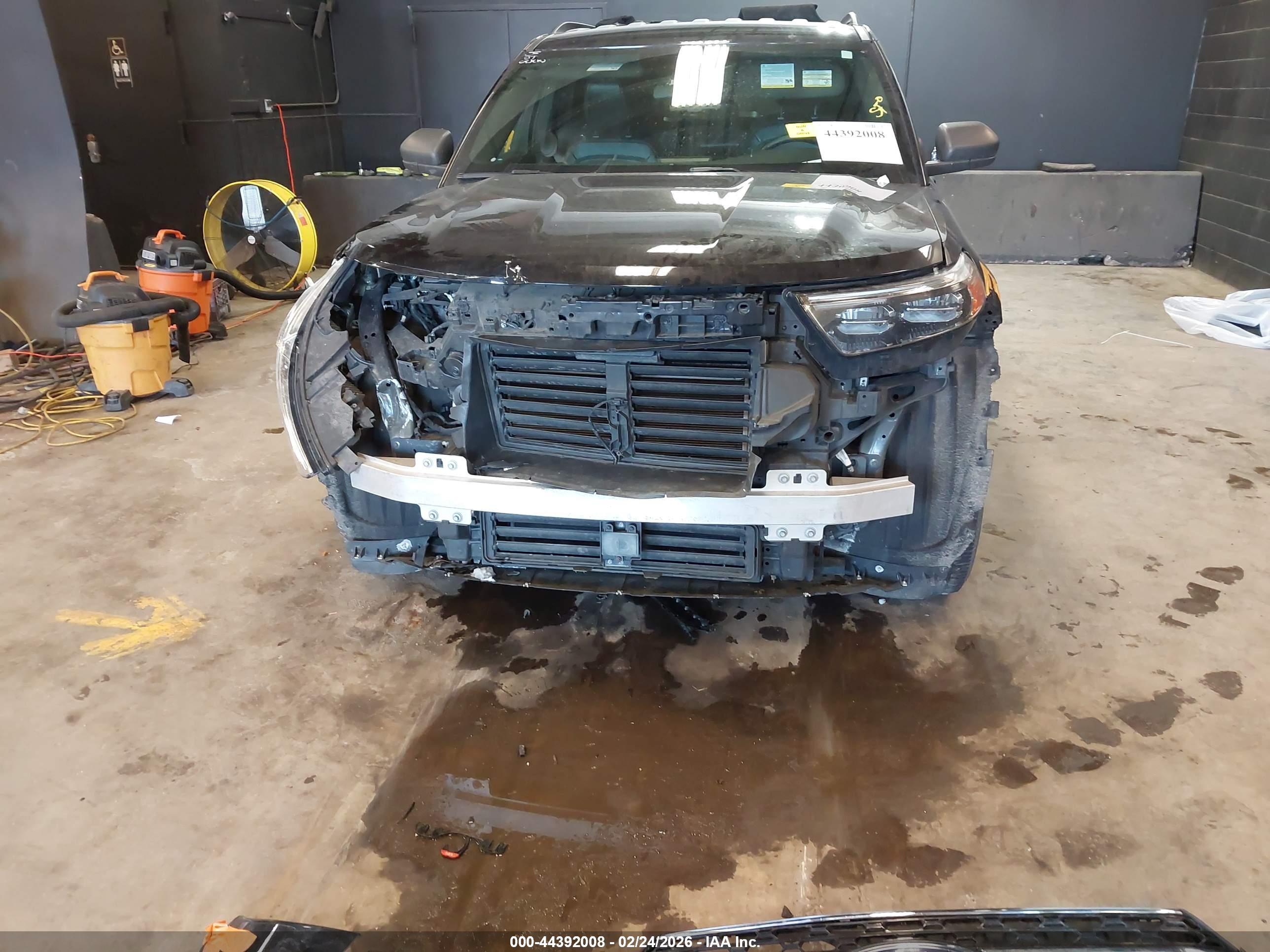 FORD EXPLORER image 6