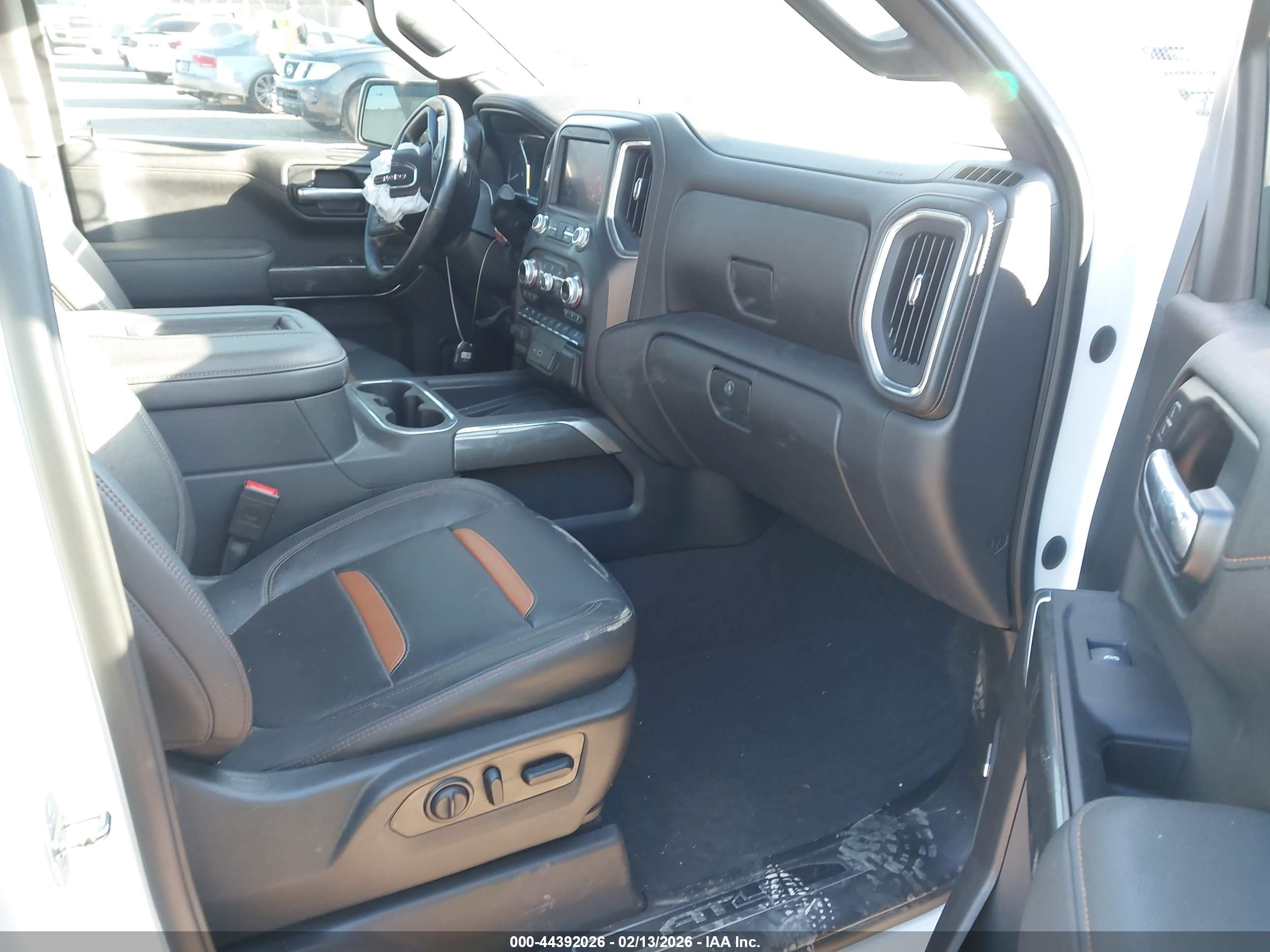 GMC SIERRA image 5