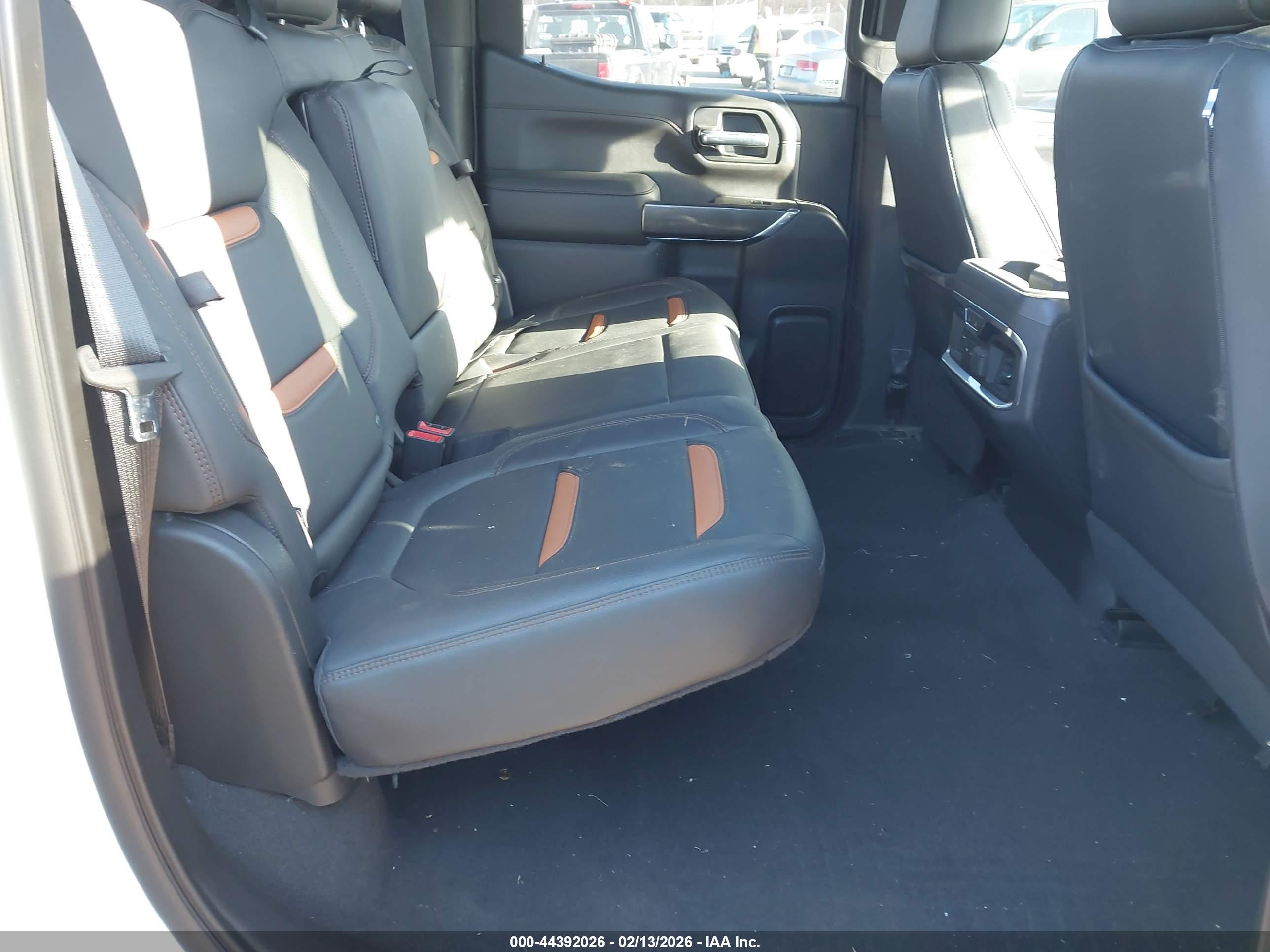 GMC SIERRA image 8