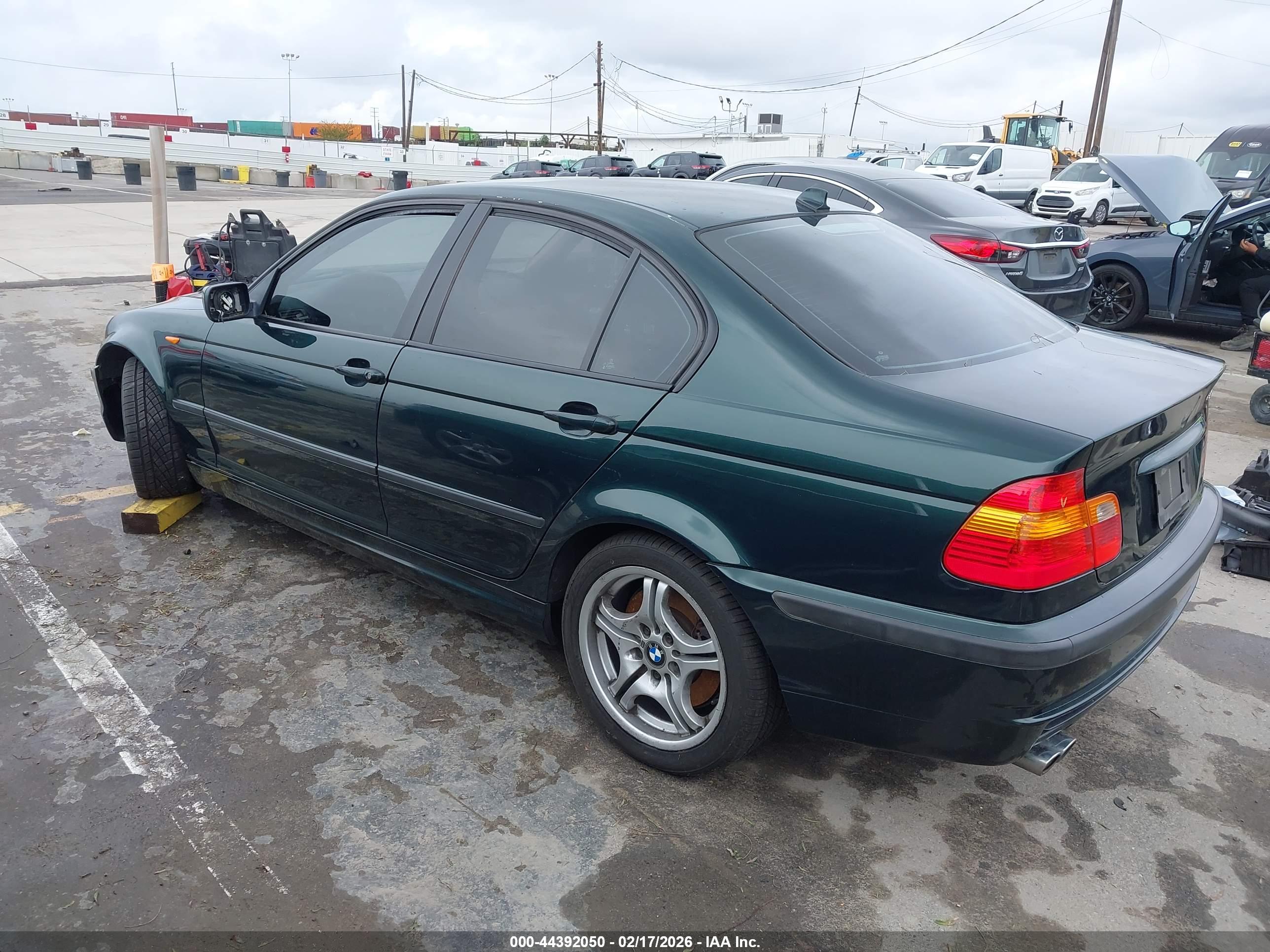 BMW 330I image 3
